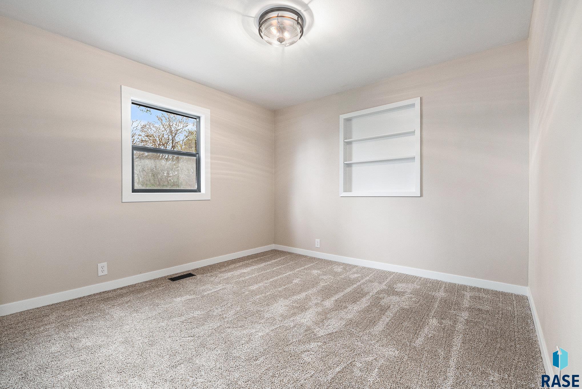 5600 W Circle Dr Drive, Sioux Falls, New Jersey image 18