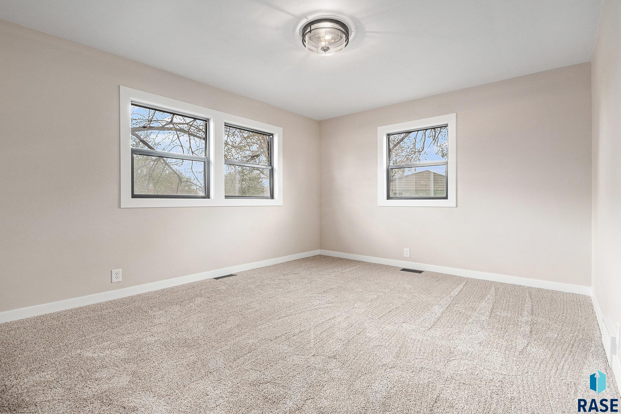 5600 W Circle Dr Drive, Sioux Falls, New Jersey image 13
