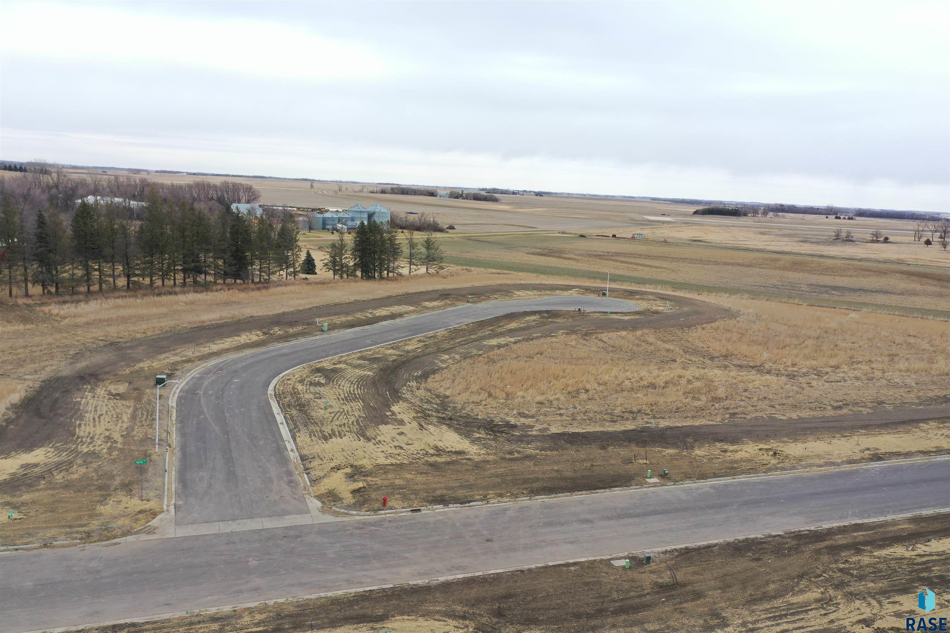 932 Harter Dr Drive, Madison, South Dakota image 4