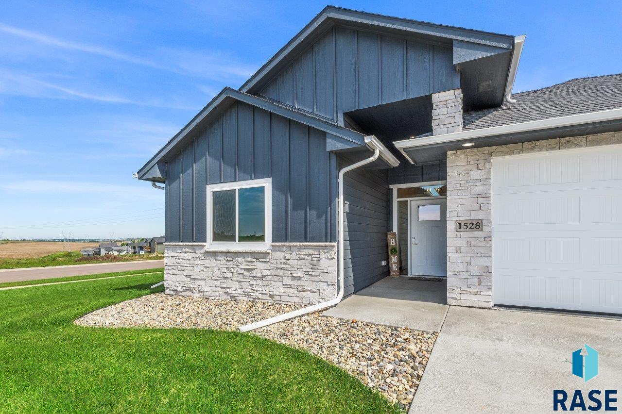 1528 W Autumn Cir Circle, Brandon, South Dakota image 24