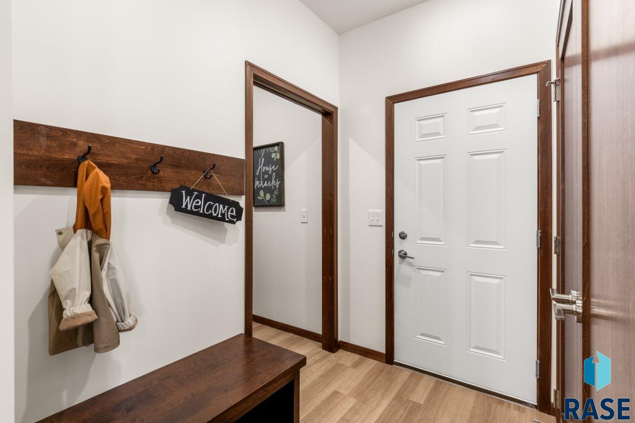 1528 W Autumn Cir Circle, Brandon, South Dakota image 11