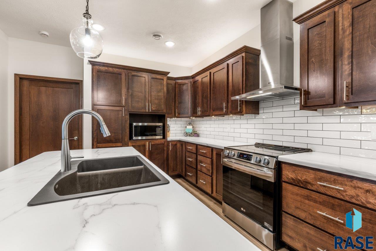 1528 W Autumn Cir Circle, Brandon, South Dakota image 8