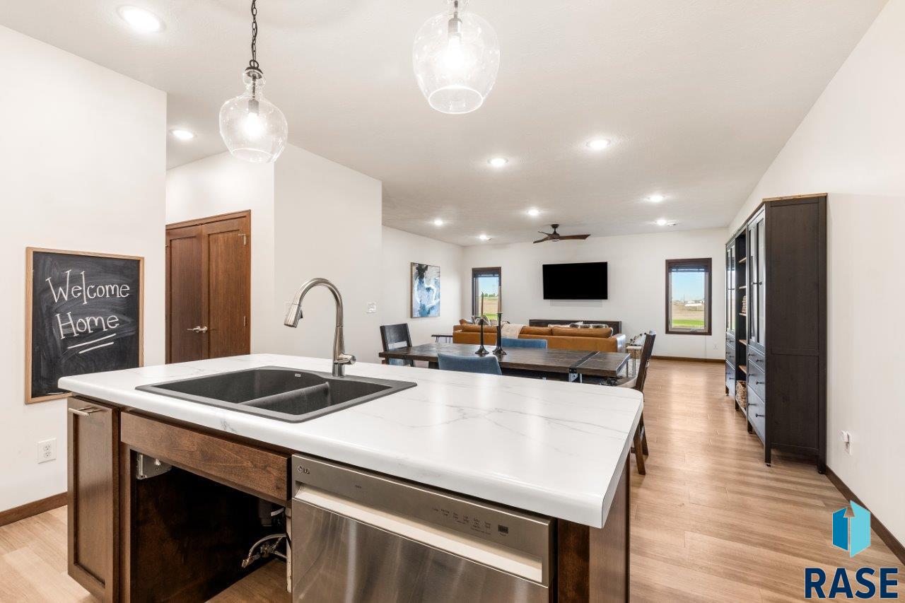 1528 W Autumn Cir Circle, Brandon, South Dakota image 9