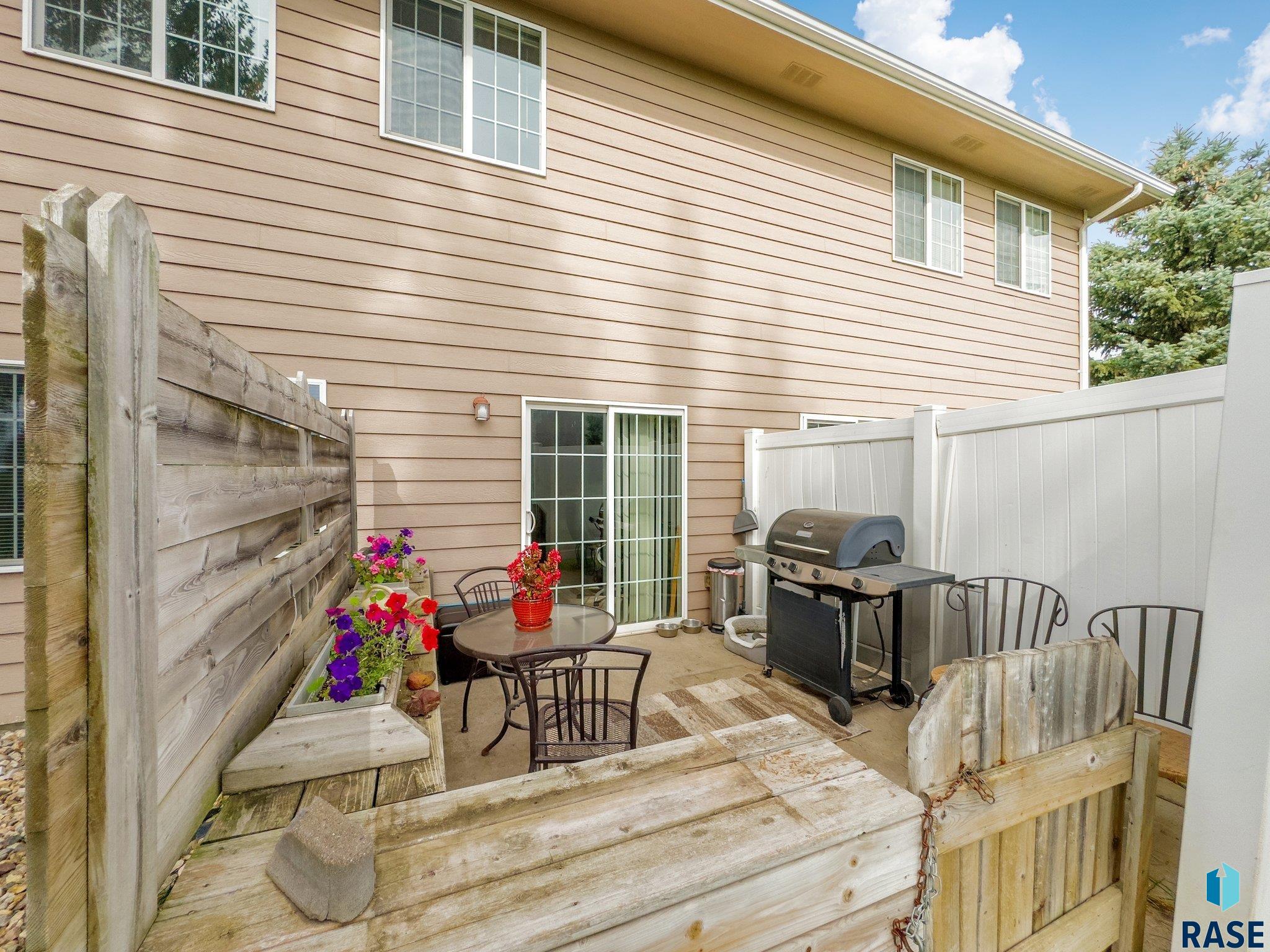 6502 S Santa Rosa Pl Place, Sioux Falls, New Jersey image 1