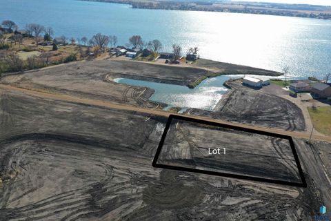 Vacant Land For Sale - Tbd Dakota Avenue<br/> Madison, SD 57042