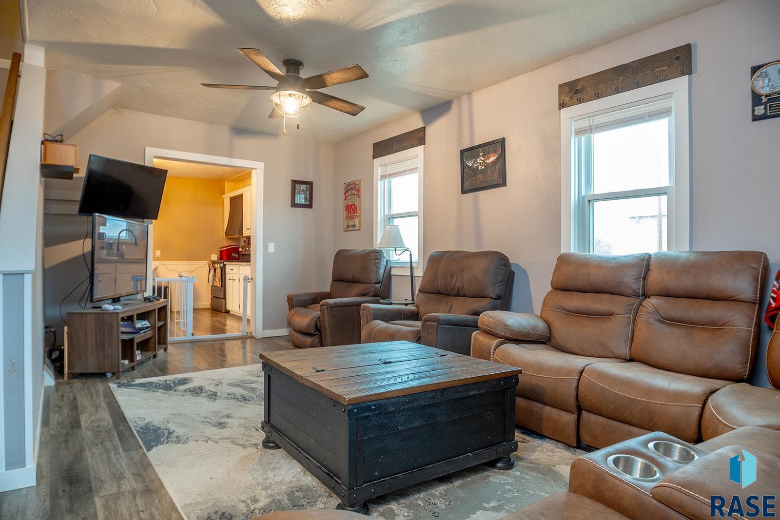 333 S Depot Ave Avenue, Garretson, South Dakota image 3