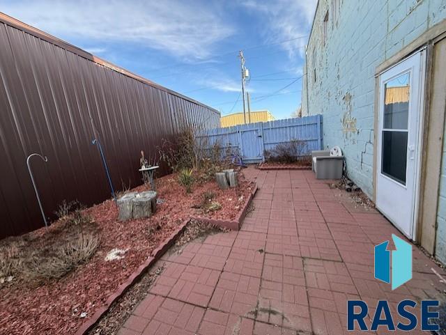 Lake Andes, South Dakota 57356, United States, 3 Bedrooms Bedrooms, ,2 BathroomsBathrooms,Residential,Pending,23799