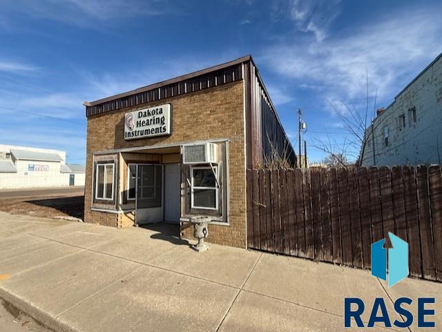 Lake Andes, South Dakota 57356, United States, 3 Bedrooms Bedrooms, ,2 BathroomsBathrooms,Residential,Pending,23799