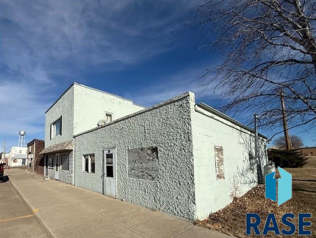 Lake Andes, South Dakota 57356, United States, 3 Bedrooms Bedrooms, ,2 BathroomsBathrooms,Residential,Pending,23799