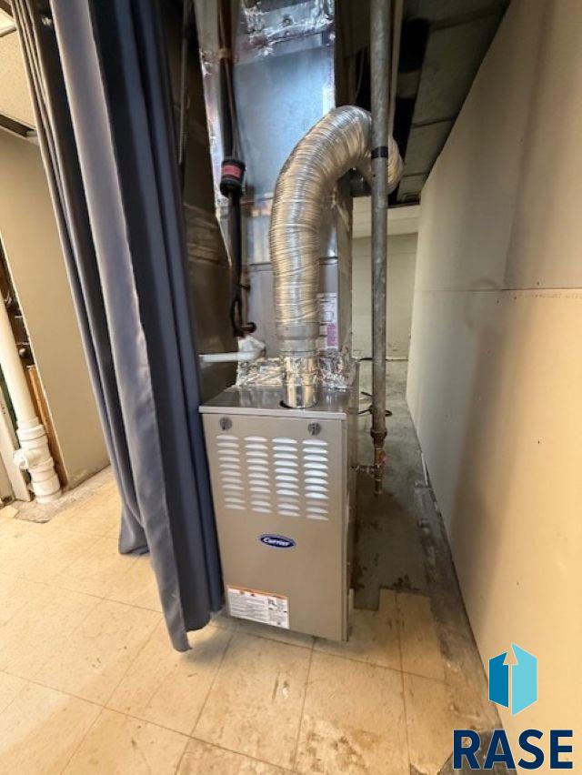 Sioux Falls, South Dakota 57105, United States, 2 Bedrooms Bedrooms, ,2 BathroomsBathrooms,Residential,Contingent,19705