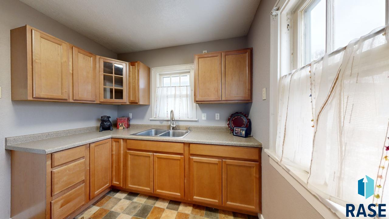 Sioux Falls, South Dakota 57105, United States, 2 Bedrooms Bedrooms, ,2 BathroomsBathrooms,Residential,Contingent,19705