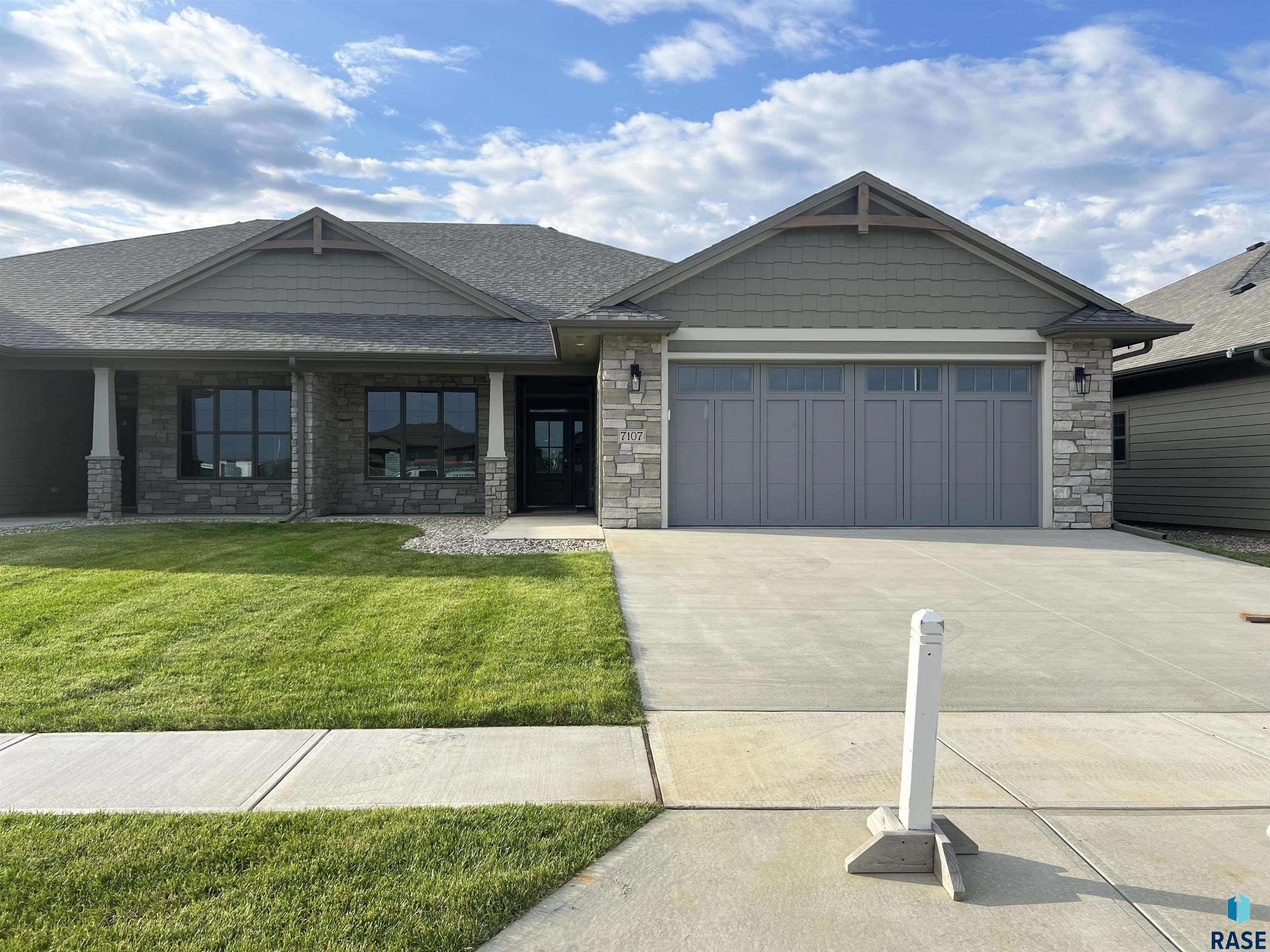 7107 E Copper Stone Cir Circle, Sioux Falls, South Dakota image 1