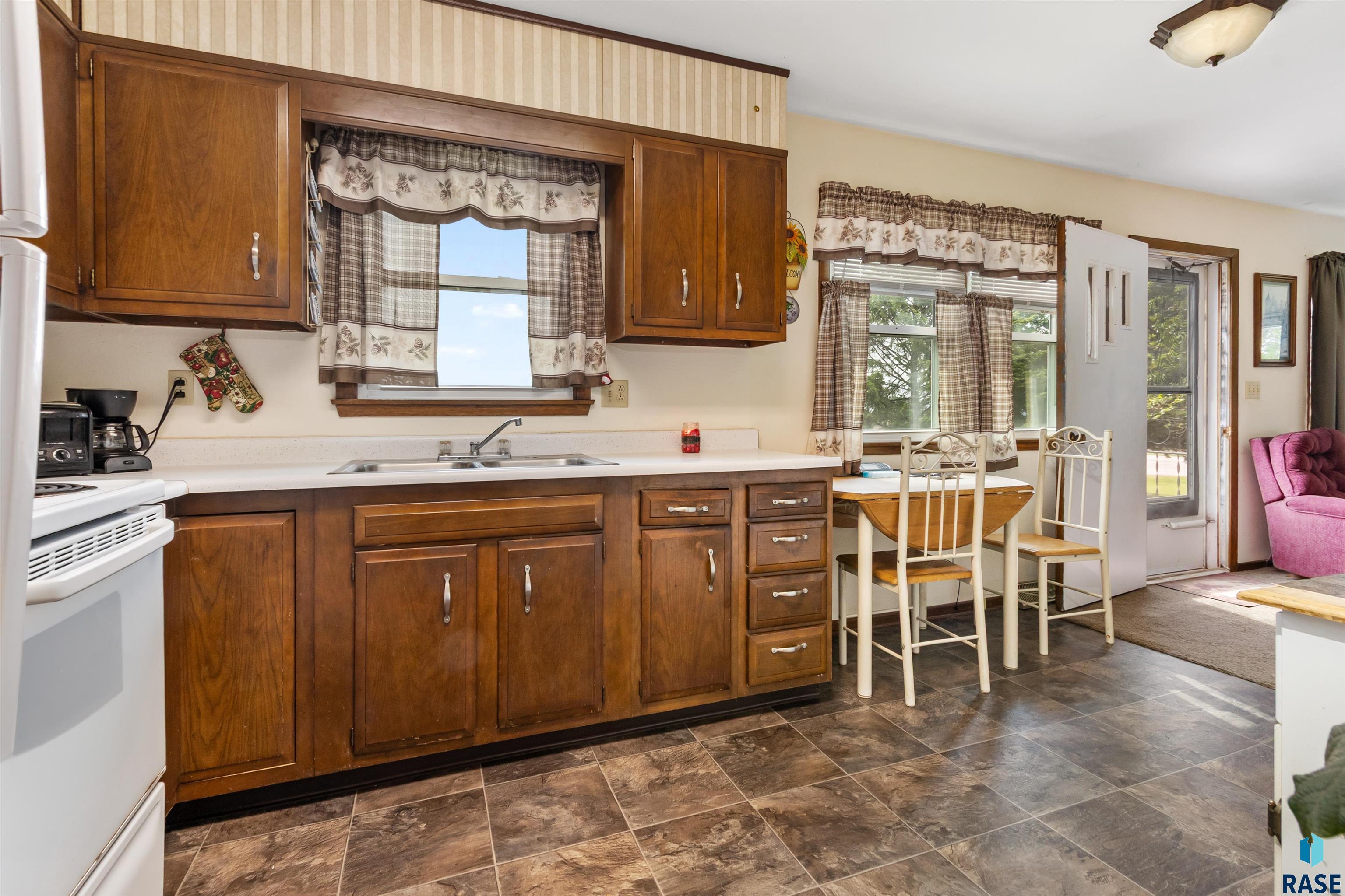 47916 254th St Street #A, Garretson, New Jersey image 4