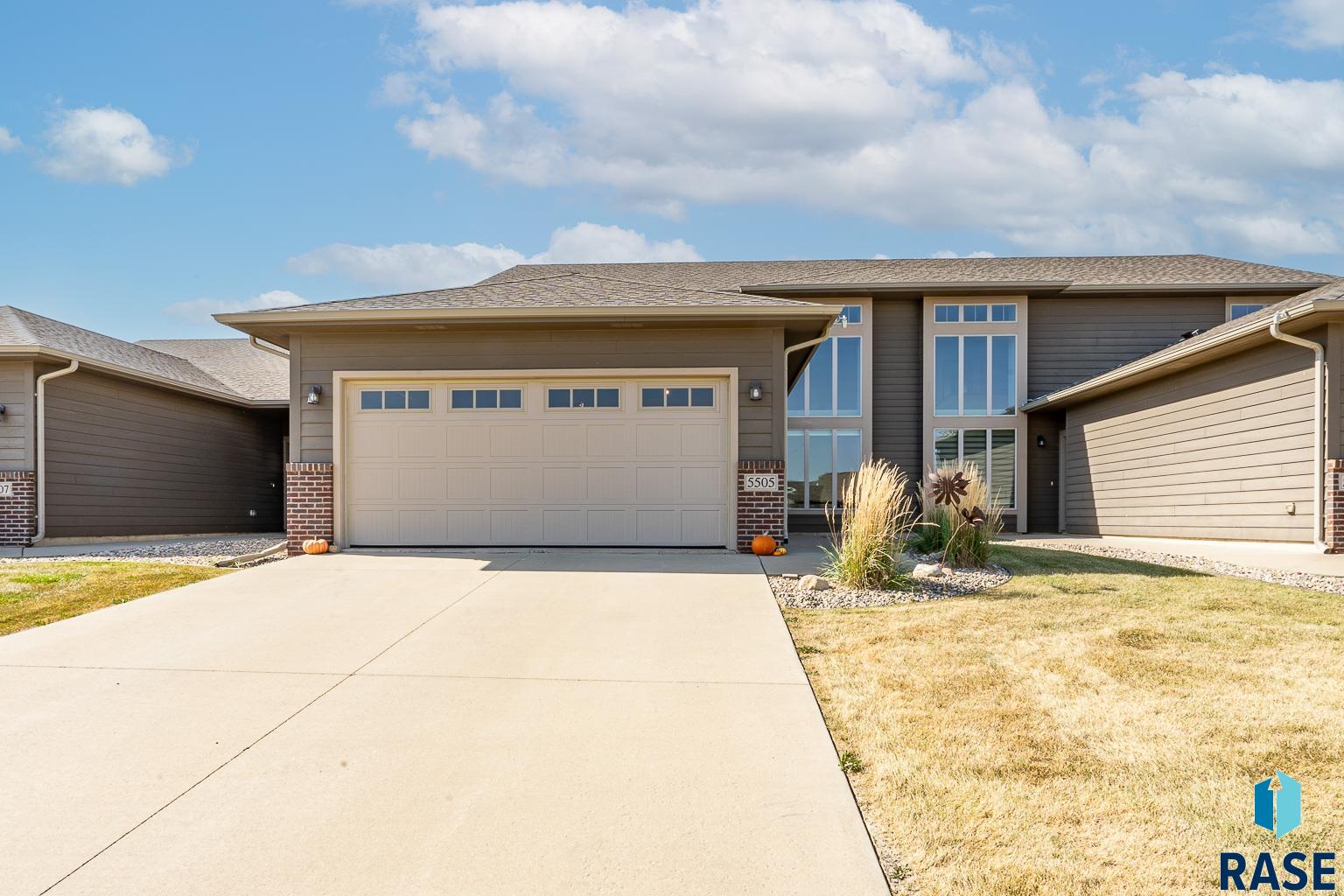 5505 S Yarrow Trl Trail, Sioux Falls, South Dakota image 1