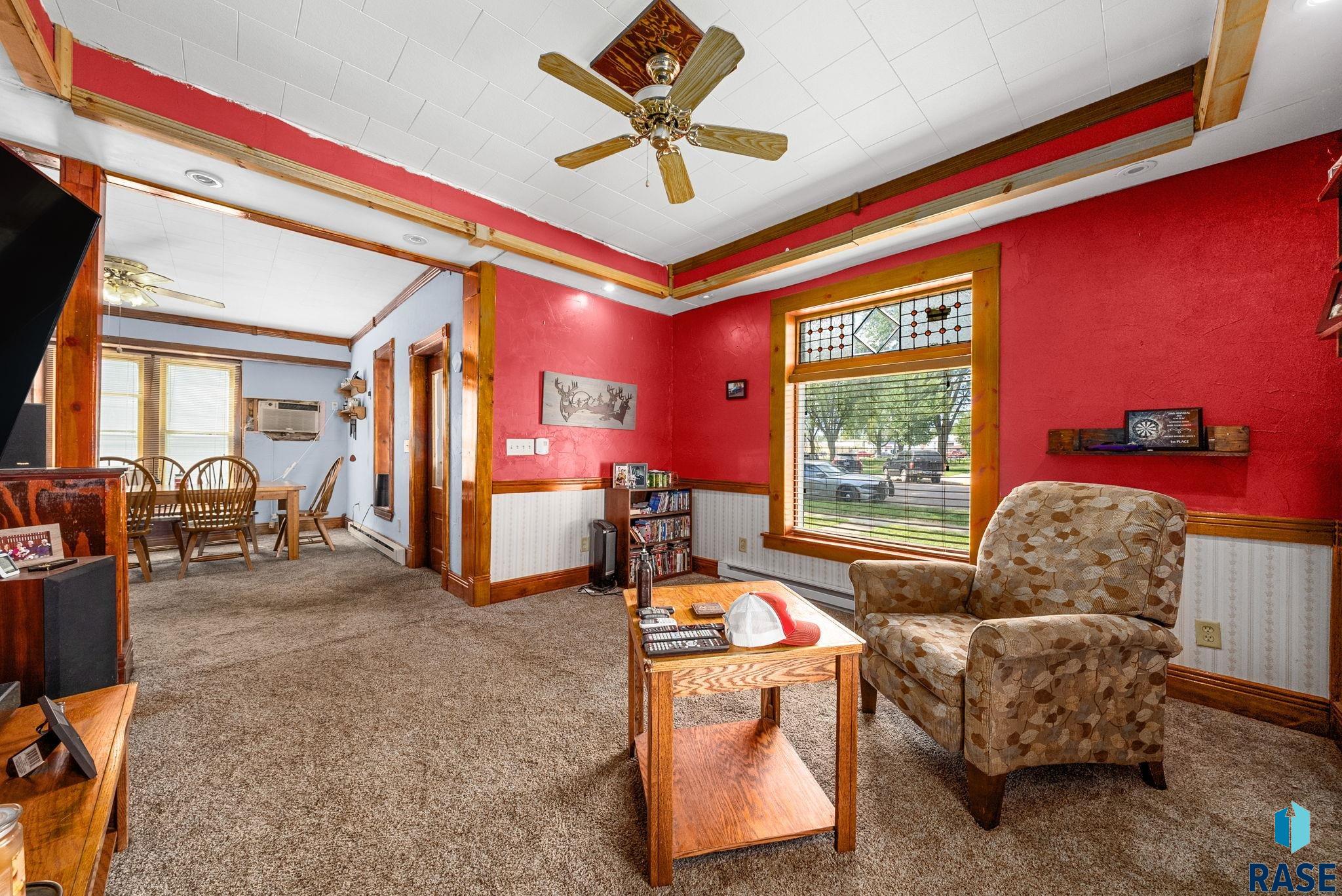 Canton, South Dakota 57013, United States, 3 Bedrooms Bedrooms, ,1 BathroomBathrooms,Residential,Active,201215