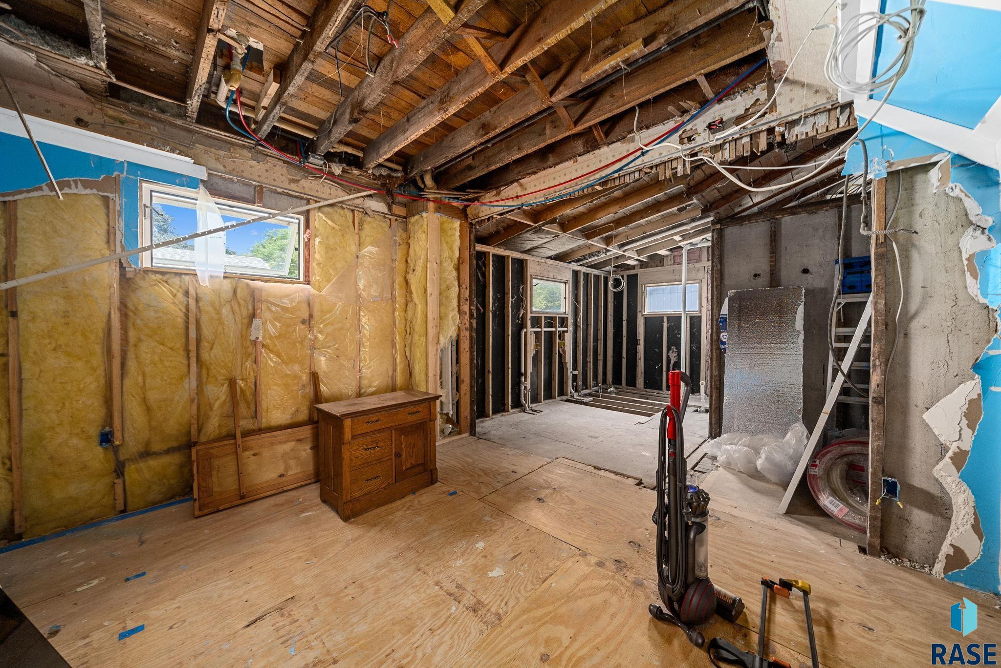 Canton, South Dakota 57013, United States, 3 Bedrooms Bedrooms, ,1 BathroomBathrooms,Residential,Active,201215