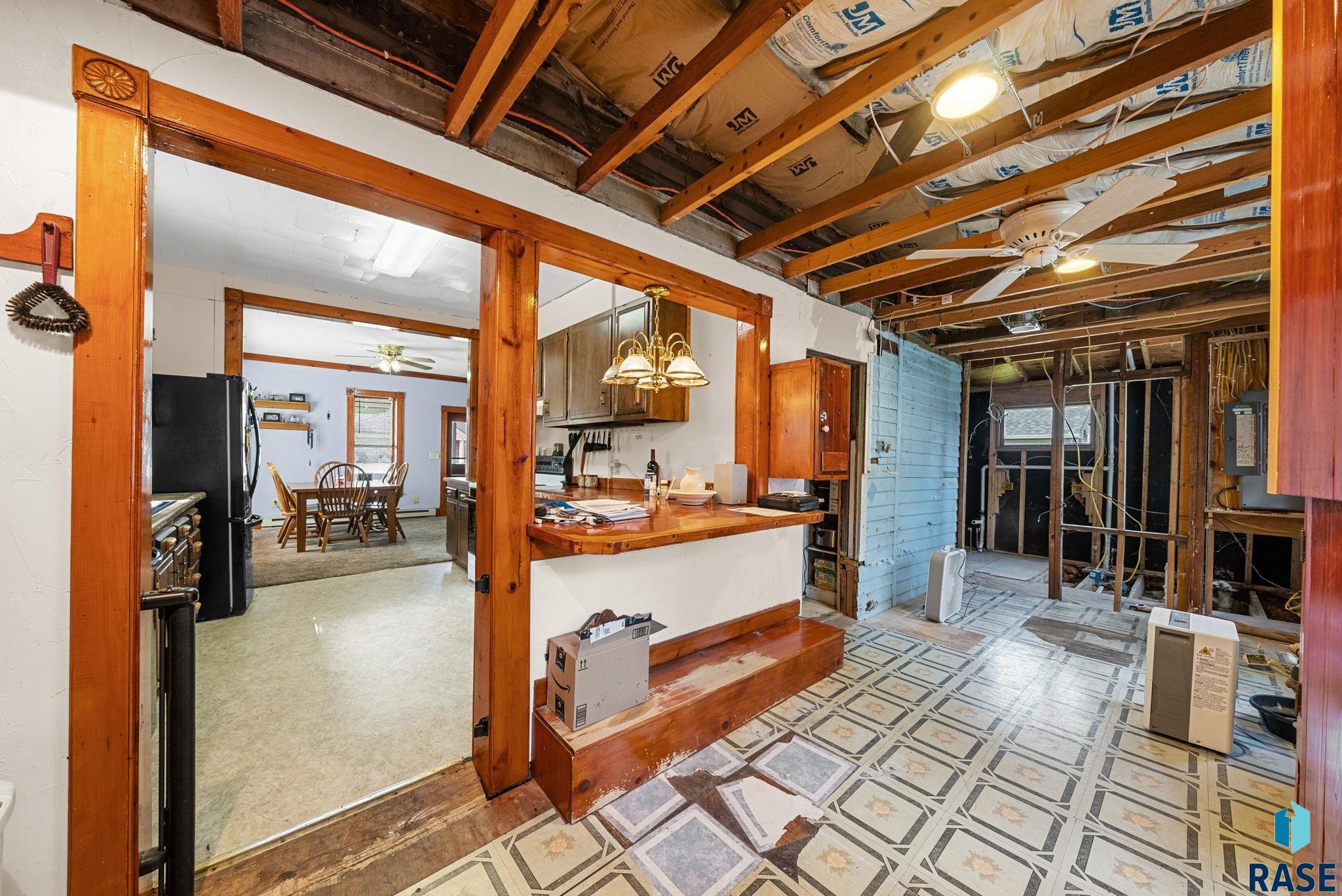 Canton, South Dakota 57013, United States, 3 Bedrooms Bedrooms, ,1 BathroomBathrooms,Residential,Active,201215