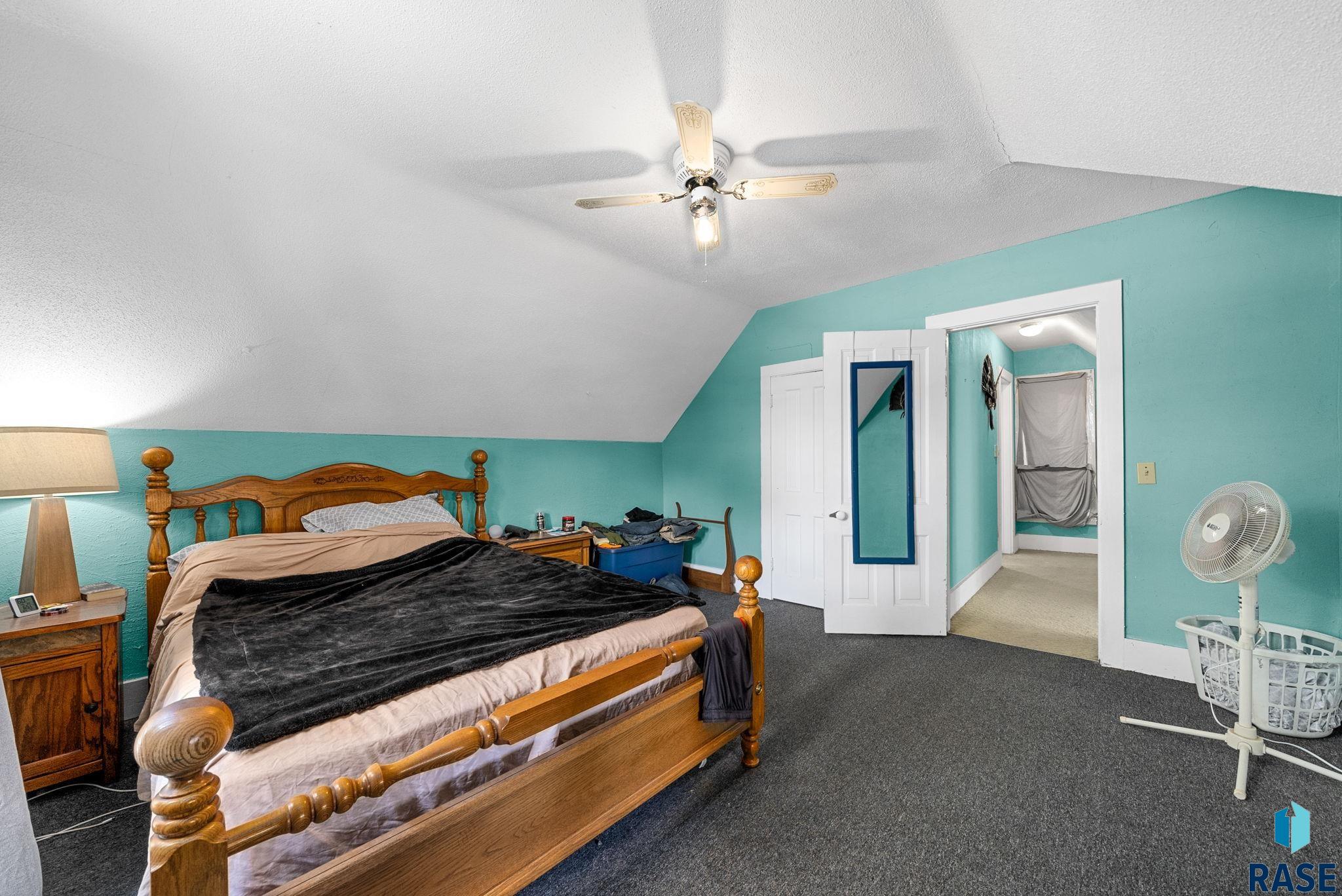 Canton, South Dakota 57013, United States, 3 Bedrooms Bedrooms, ,1 BathroomBathrooms,Residential,Active,201215