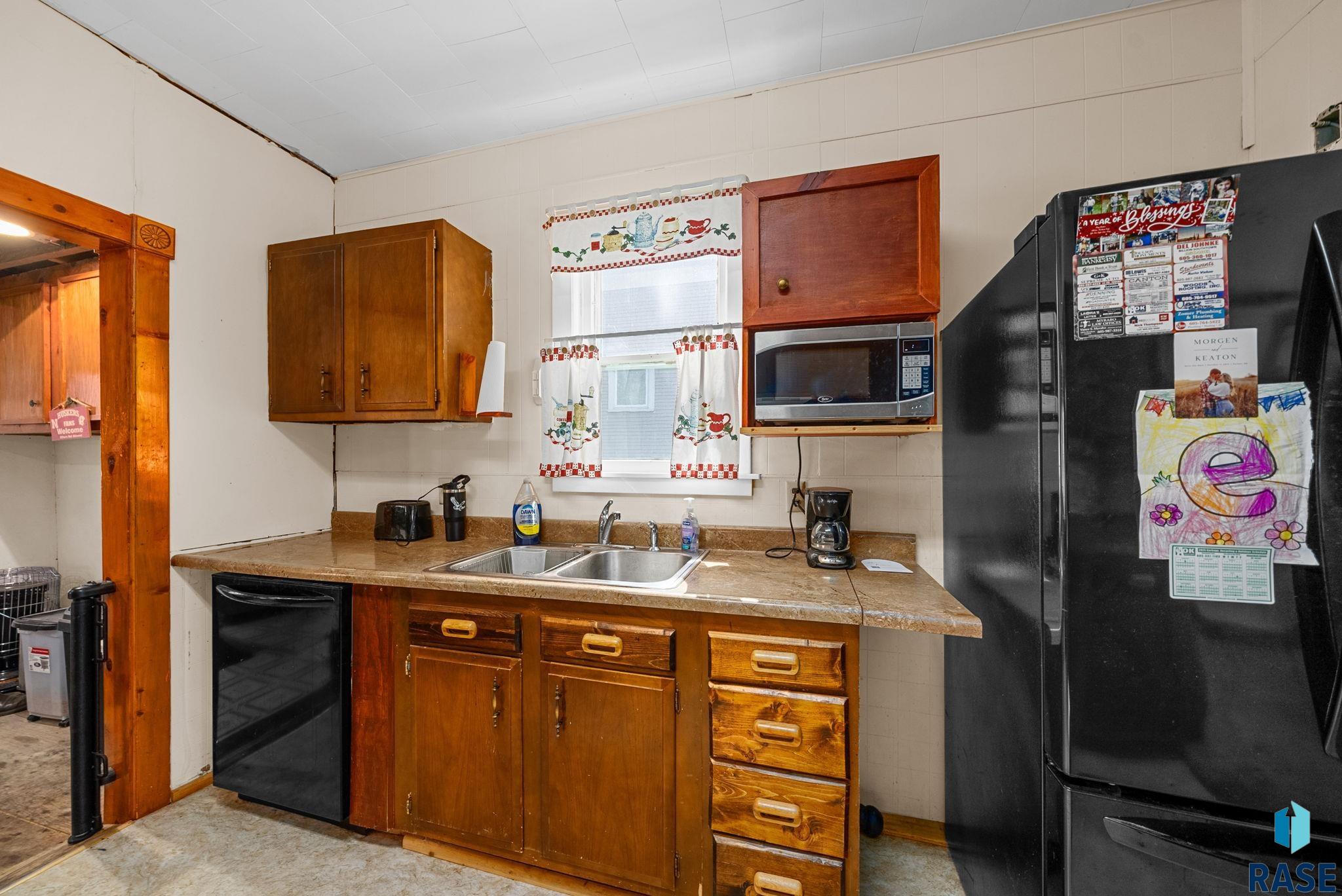 Canton, South Dakota 57013, United States, 3 Bedrooms Bedrooms, ,1 BathroomBathrooms,Residential,Active,201215