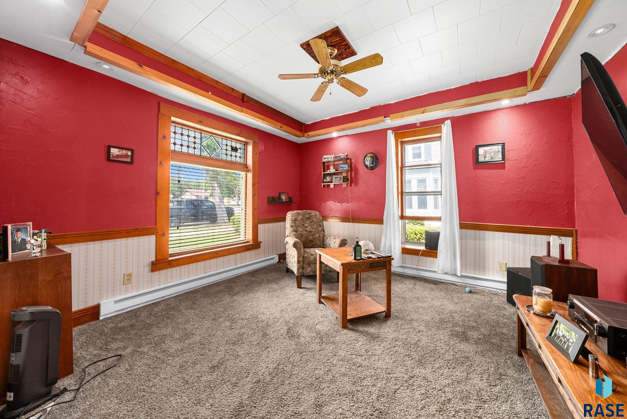 Canton, South Dakota 57013, United States, 3 Bedrooms Bedrooms, ,1 BathroomBathrooms,Residential,Active,201215