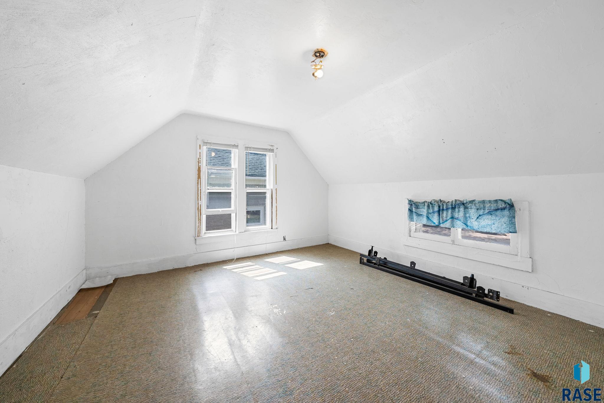 Canton, South Dakota 57013, United States, 3 Bedrooms Bedrooms, ,1 BathroomBathrooms,Residential,Active,201215