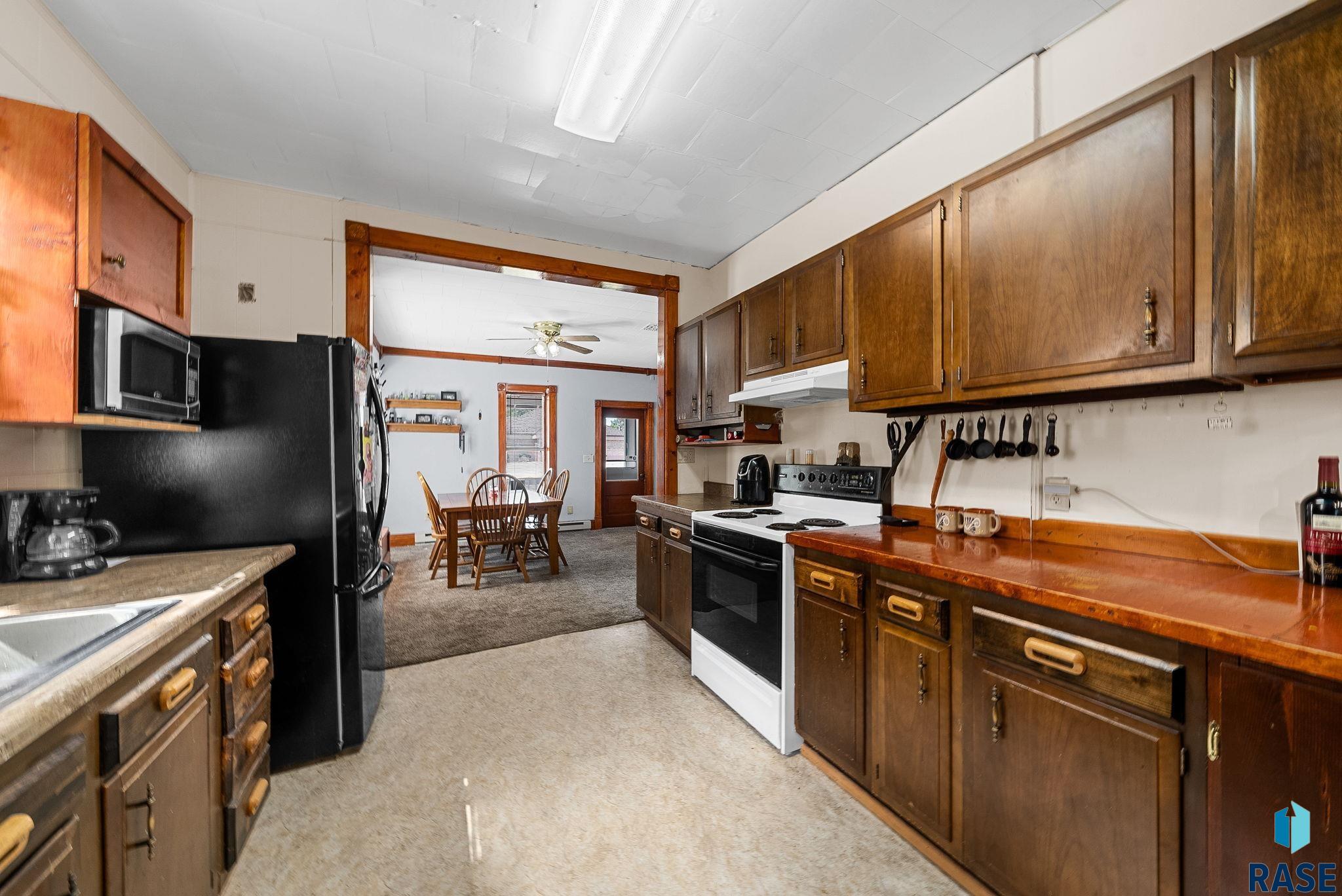 Canton, South Dakota 57013, United States, 3 Bedrooms Bedrooms, ,1 BathroomBathrooms,Residential,Active,201215