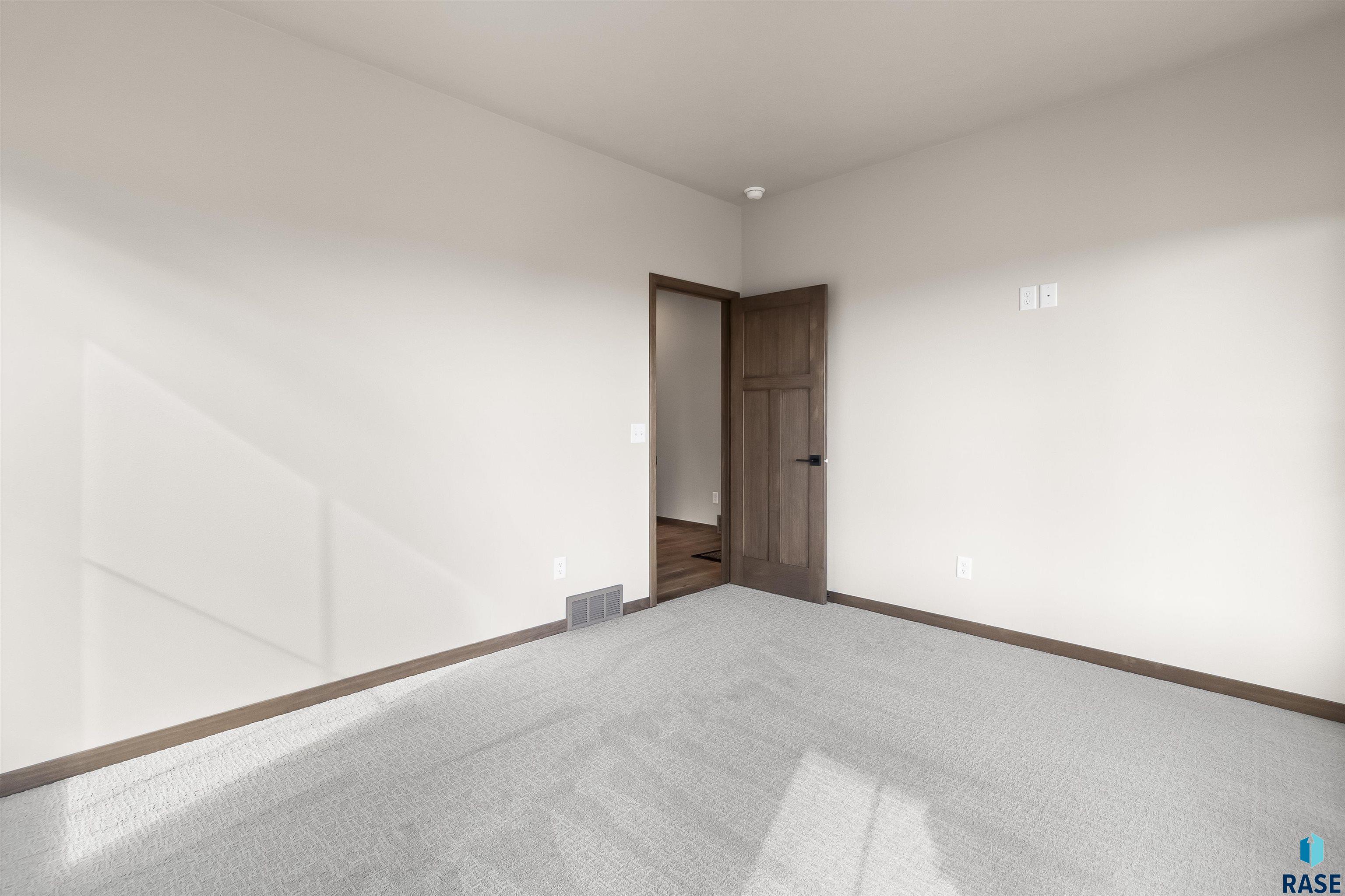 207 Thelma Ave Avenue, Harrisburg, South Dakota image 16
