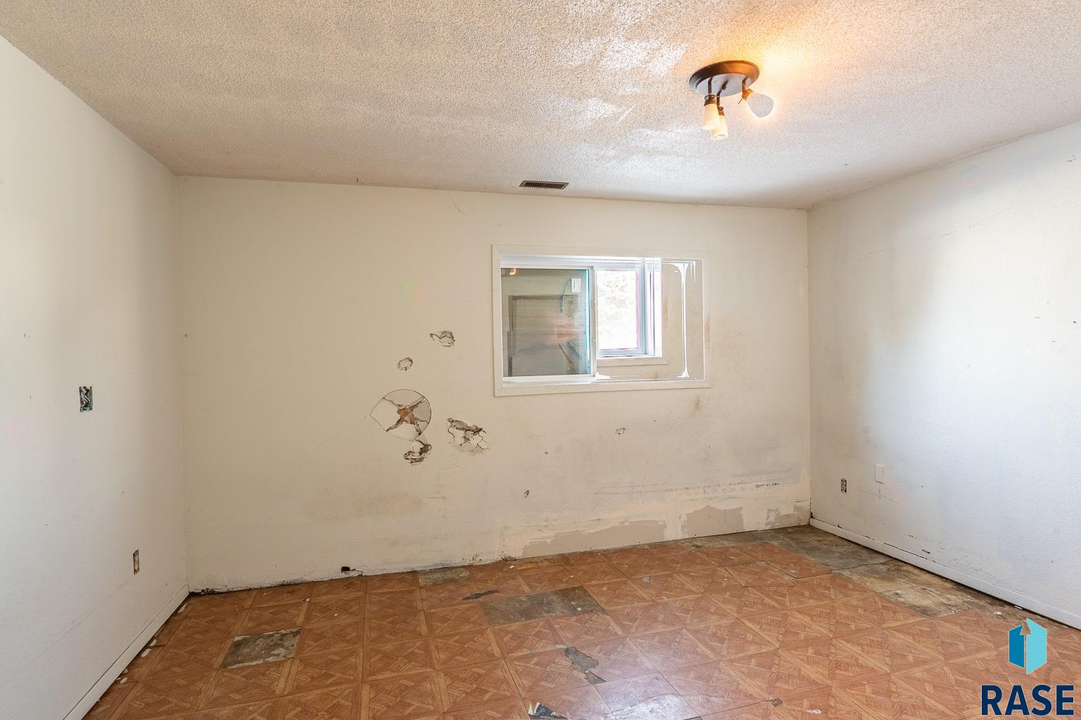 46099 258th St Street, Hartford, South Dakota image 47