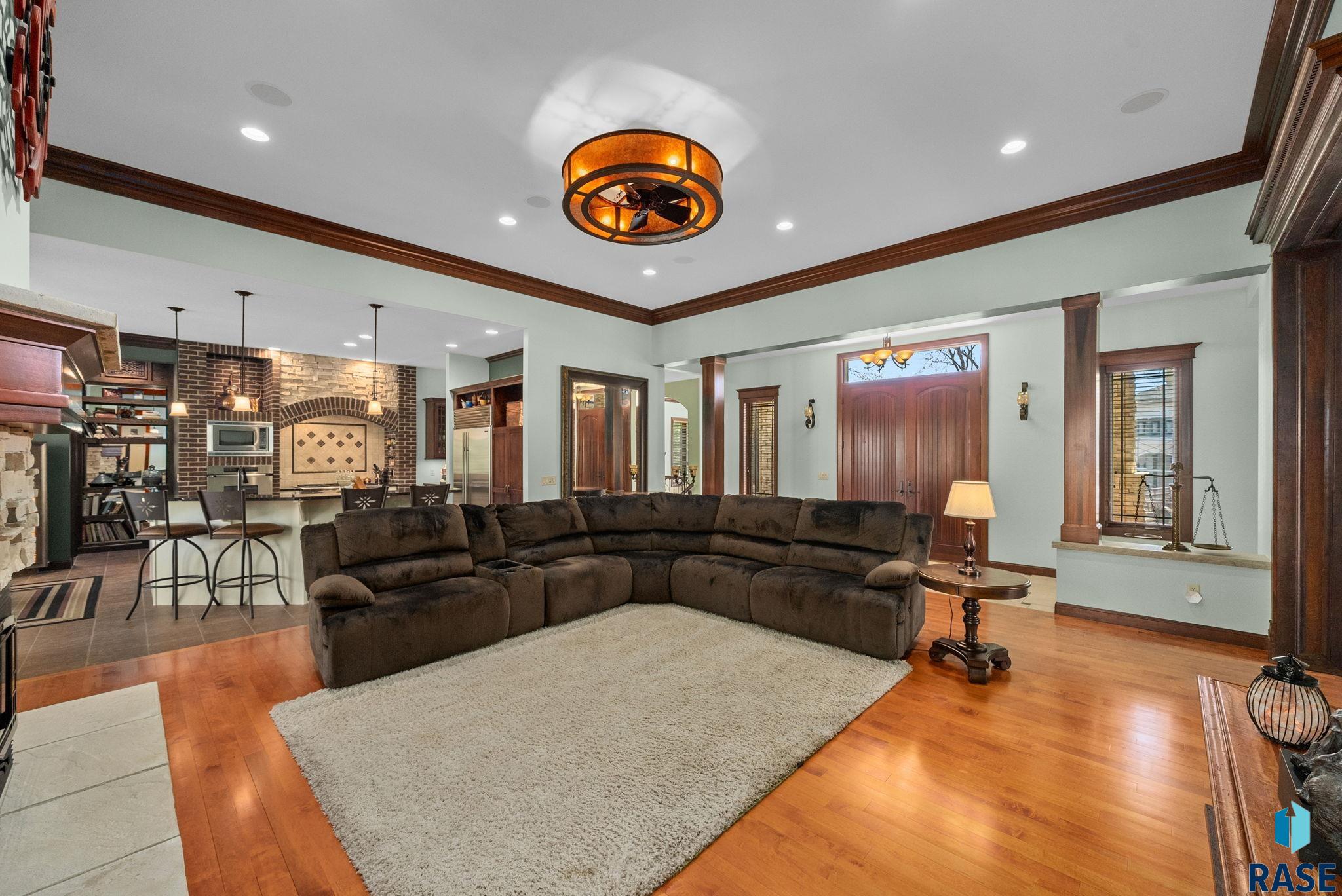 Sioux Falls, South Dakota 57108, United States, 6 Bedrooms Bedrooms, ,4 BathroomsBathrooms,Residential,Active,130780