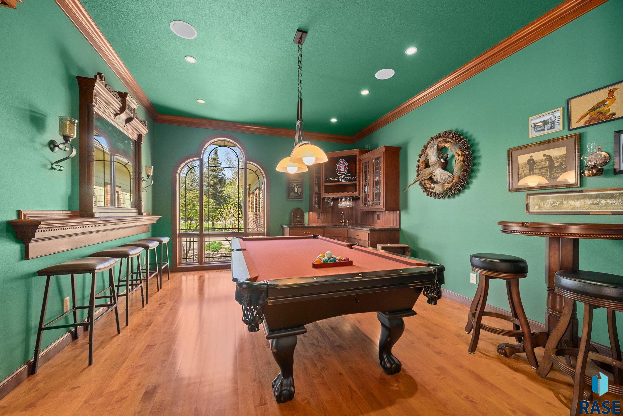 Sioux Falls, South Dakota 57108, United States, 6 Bedrooms Bedrooms, ,4 BathroomsBathrooms,Residential,Active,130780