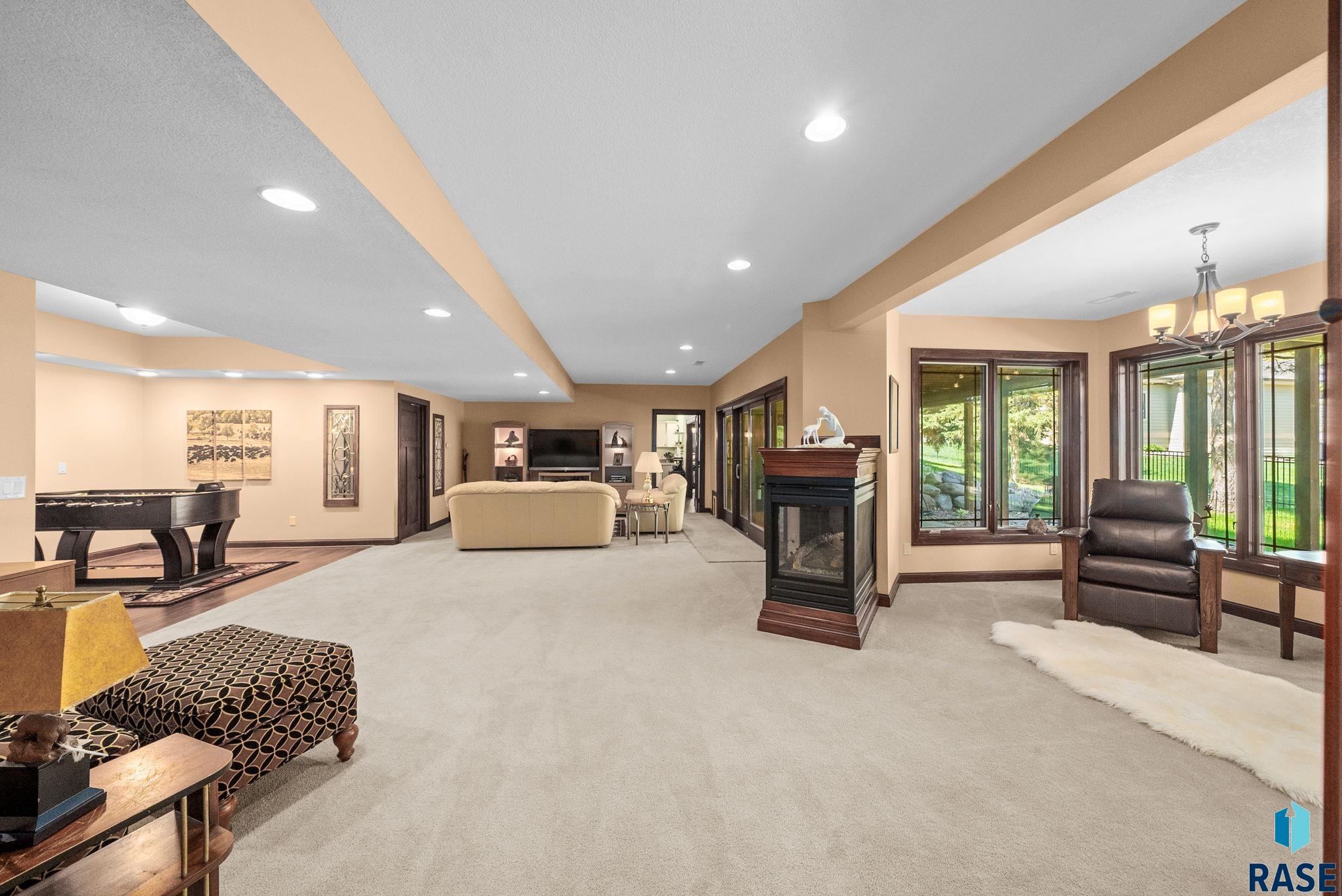 Sioux Falls, South Dakota 57108, United States, 6 Bedrooms Bedrooms, ,4 BathroomsBathrooms,Residential,Active,130780