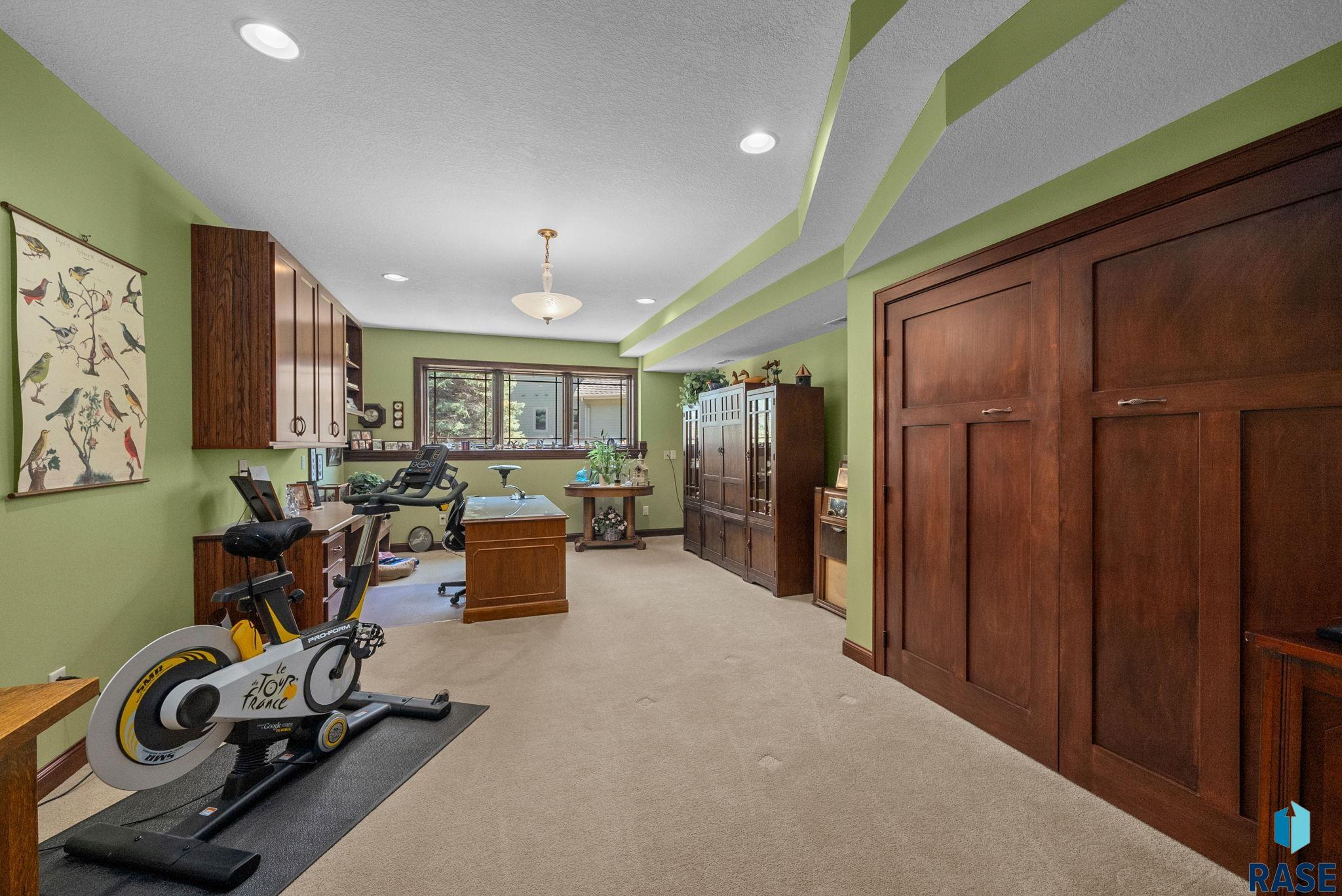 Sioux Falls, South Dakota 57108, United States, 6 Bedrooms Bedrooms, ,4 BathroomsBathrooms,Residential,Active,130780