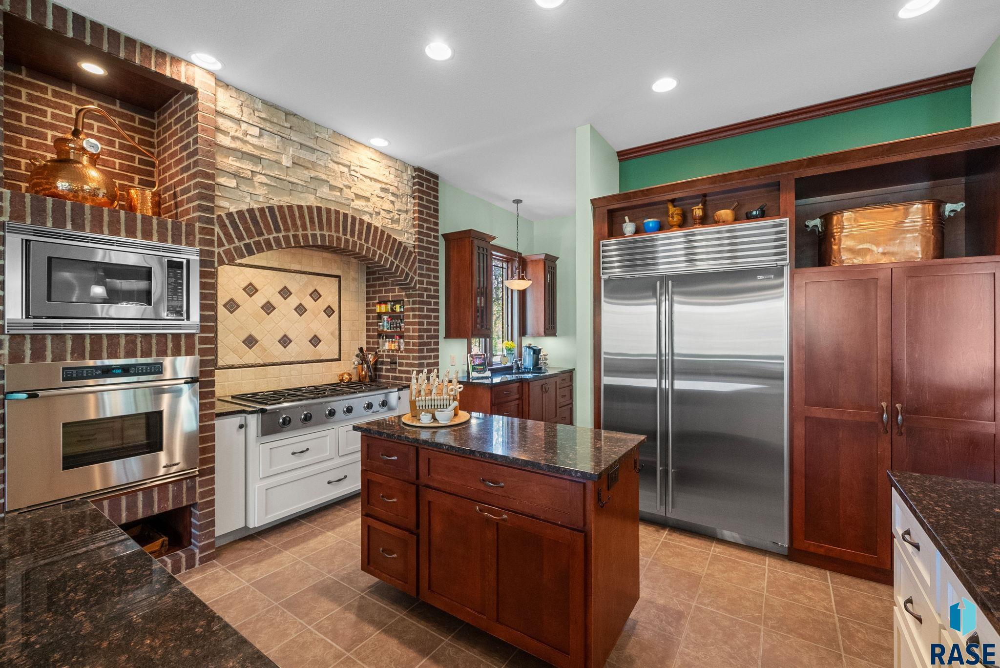 Sioux Falls, South Dakota 57108, United States, 6 Bedrooms Bedrooms, ,4 BathroomsBathrooms,Residential,Active,130780