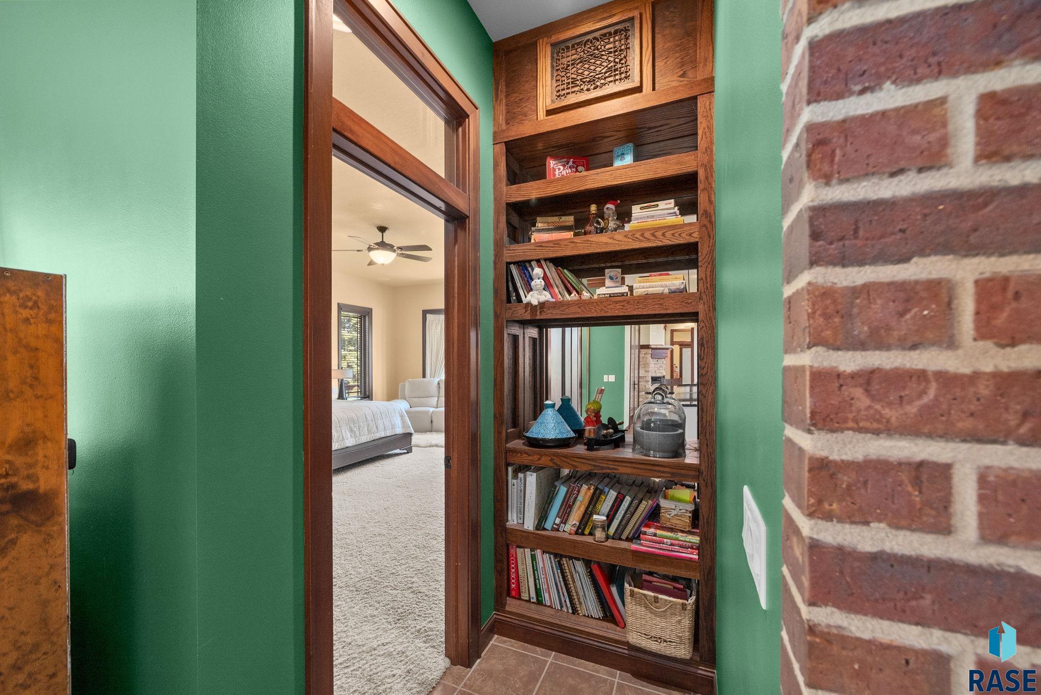 Sioux Falls, South Dakota 57108, United States, 6 Bedrooms Bedrooms, ,4 BathroomsBathrooms,Residential,Active,130780