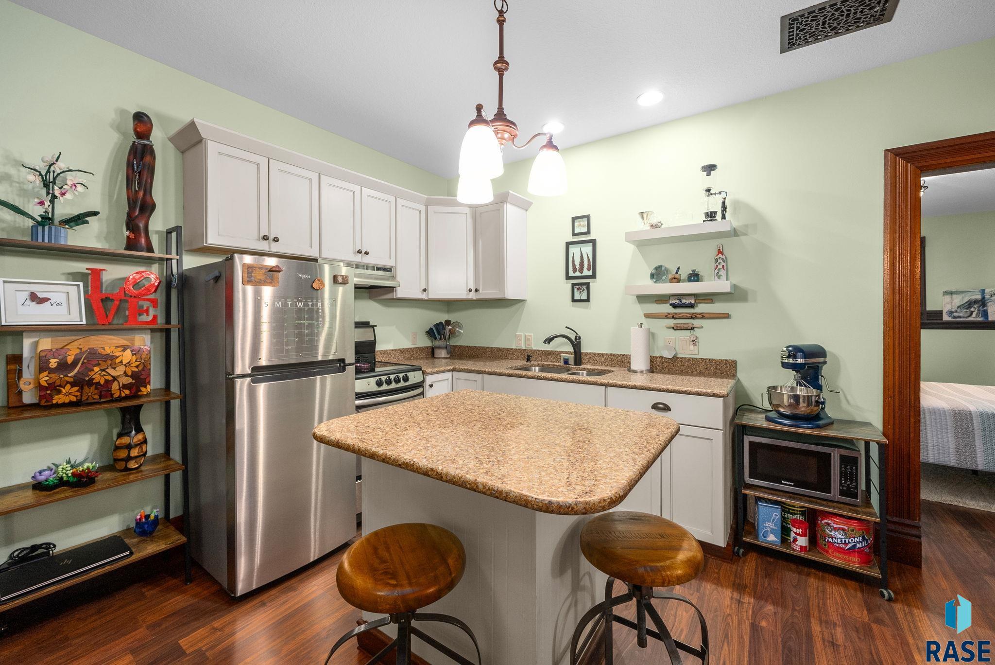 Sioux Falls, South Dakota 57108, United States, 6 Bedrooms Bedrooms, ,4 BathroomsBathrooms,Residential,Active,130780