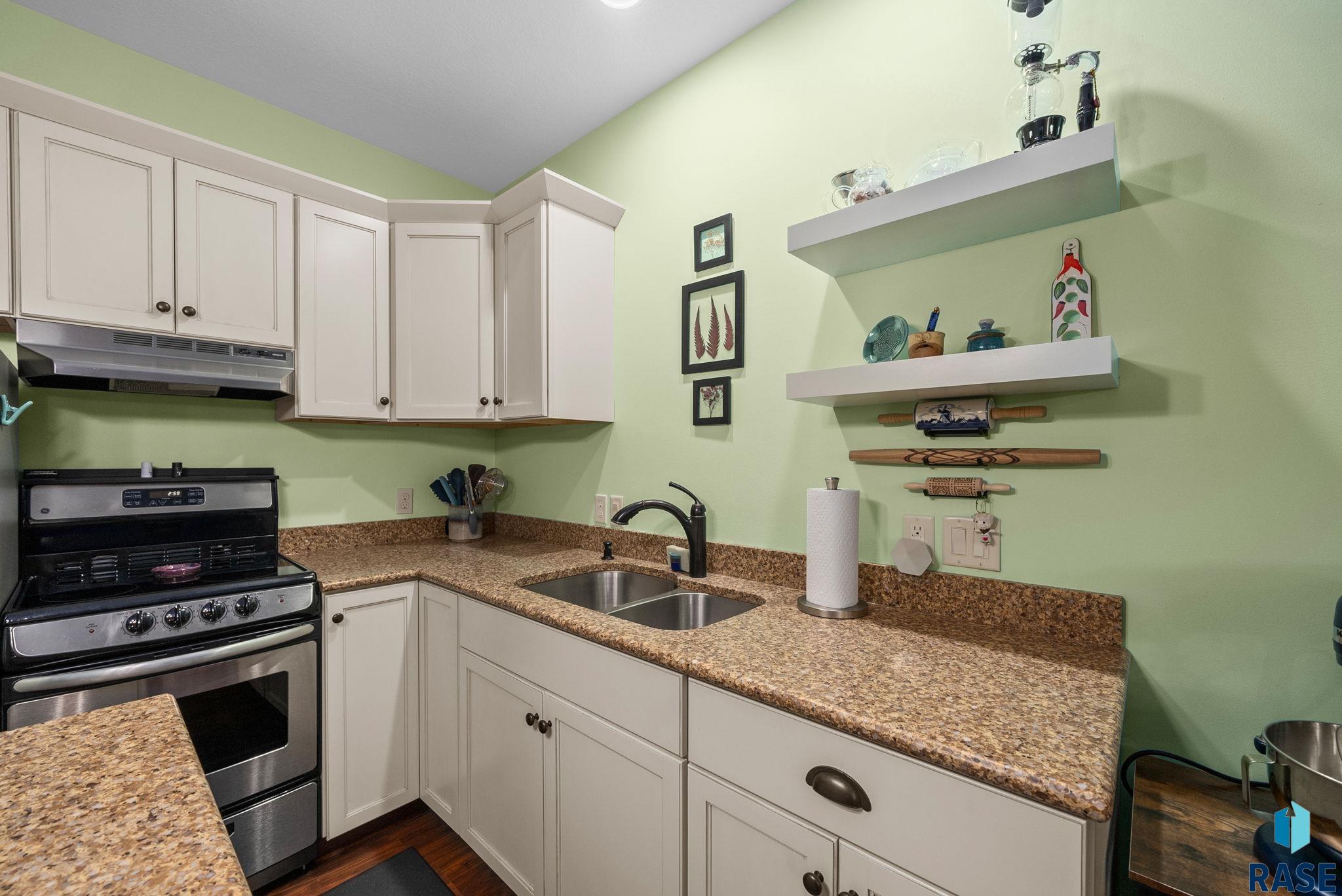 Sioux Falls, South Dakota 57108, United States, 6 Bedrooms Bedrooms, ,4 BathroomsBathrooms,Residential,Active,130780