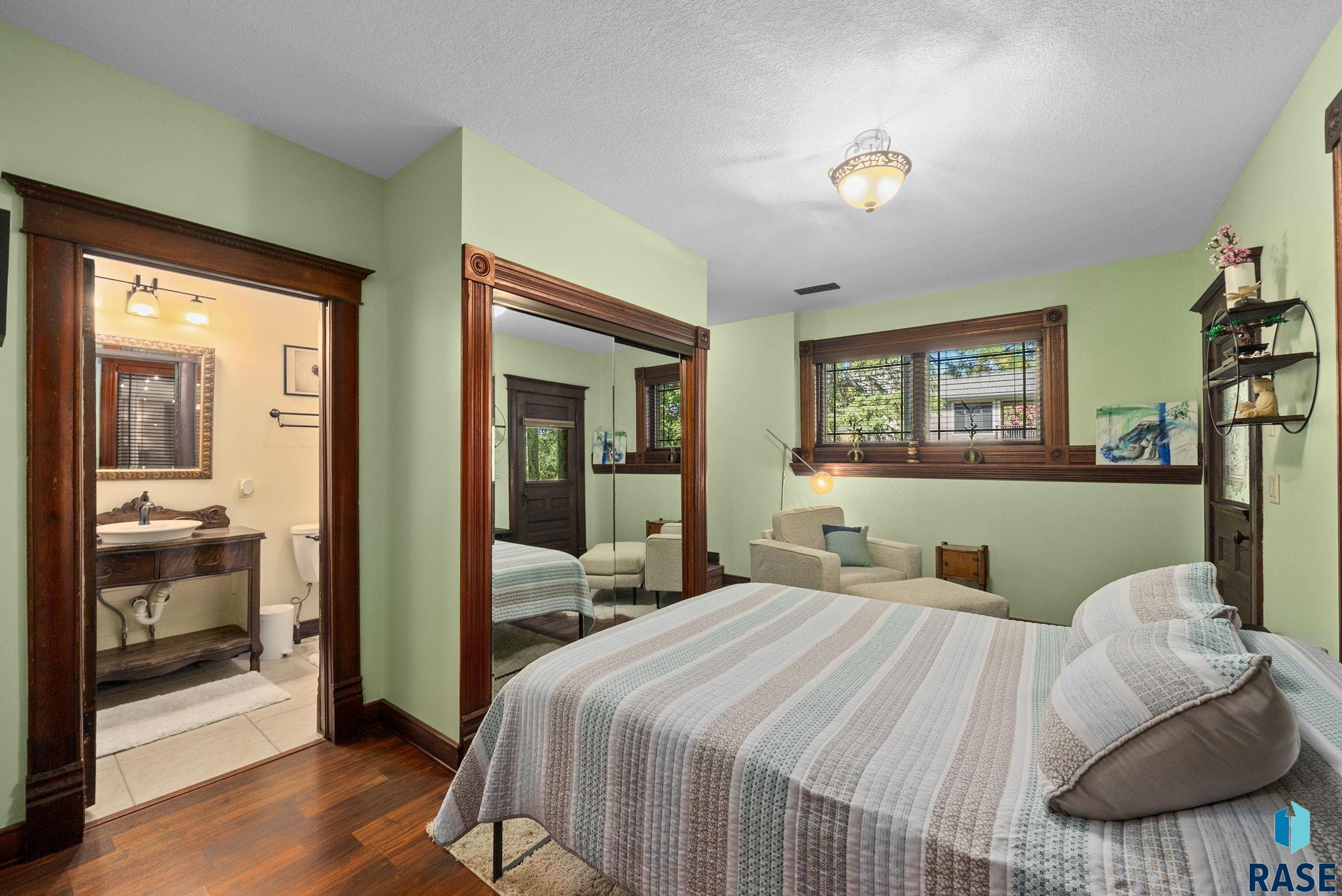 Sioux Falls, South Dakota 57108, United States, 6 Bedrooms Bedrooms, ,4 BathroomsBathrooms,Residential,Active,130780