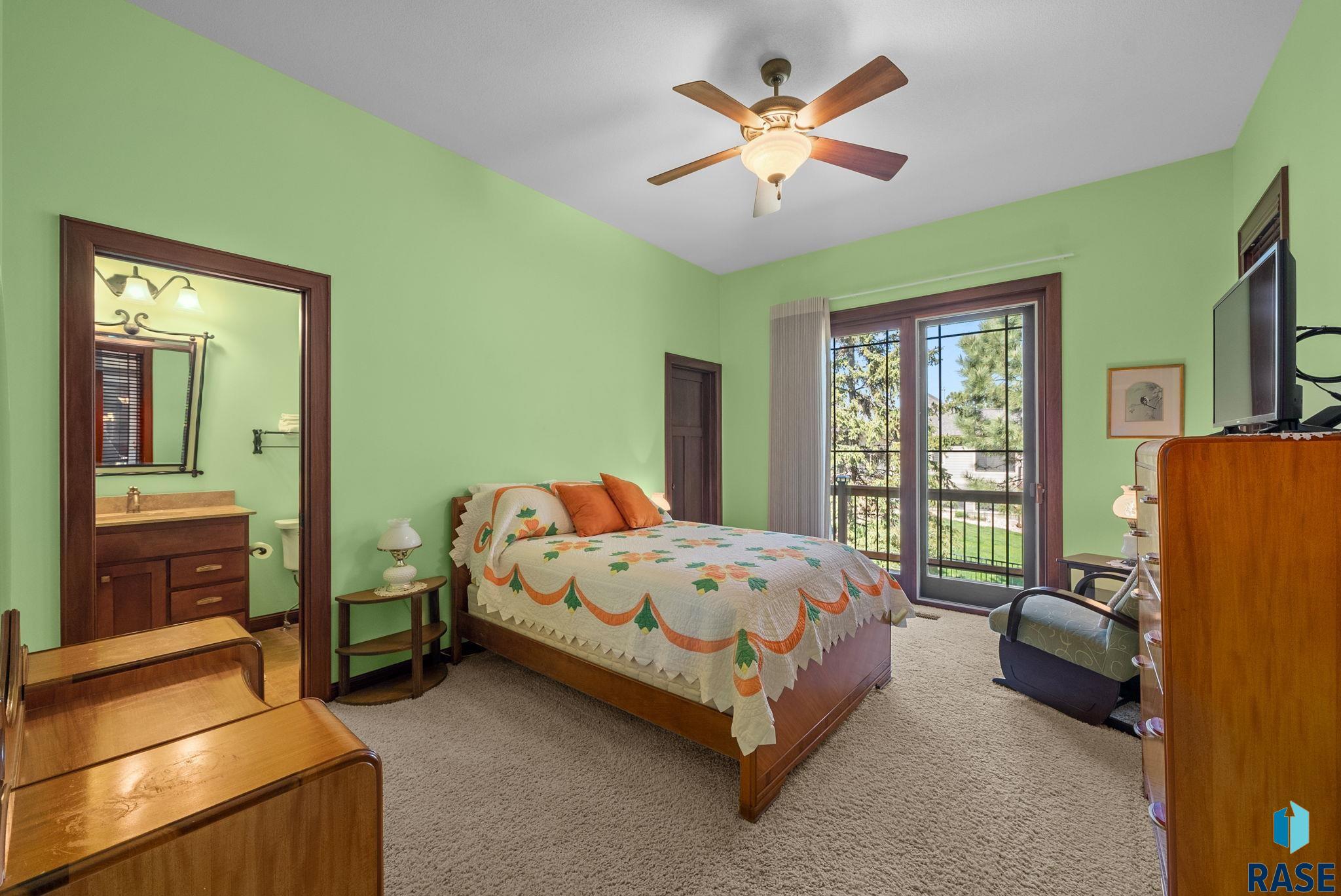 Sioux Falls, South Dakota 57108, United States, 6 Bedrooms Bedrooms, ,4 BathroomsBathrooms,Residential,Active,130780