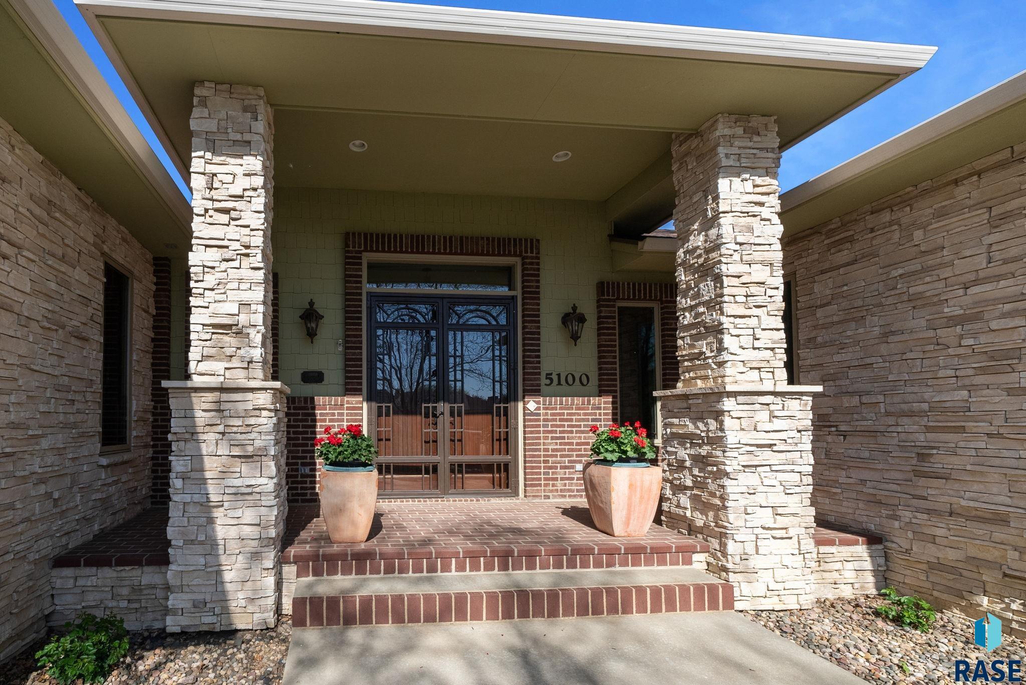 Sioux Falls, South Dakota 57108, United States, 6 Bedrooms Bedrooms, ,4 BathroomsBathrooms,Residential,Active,130780