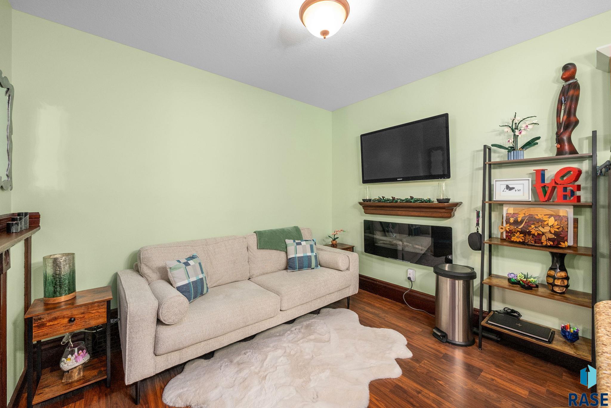 Sioux Falls, South Dakota 57108, United States, 6 Bedrooms Bedrooms, ,4 BathroomsBathrooms,Residential,Active,130780