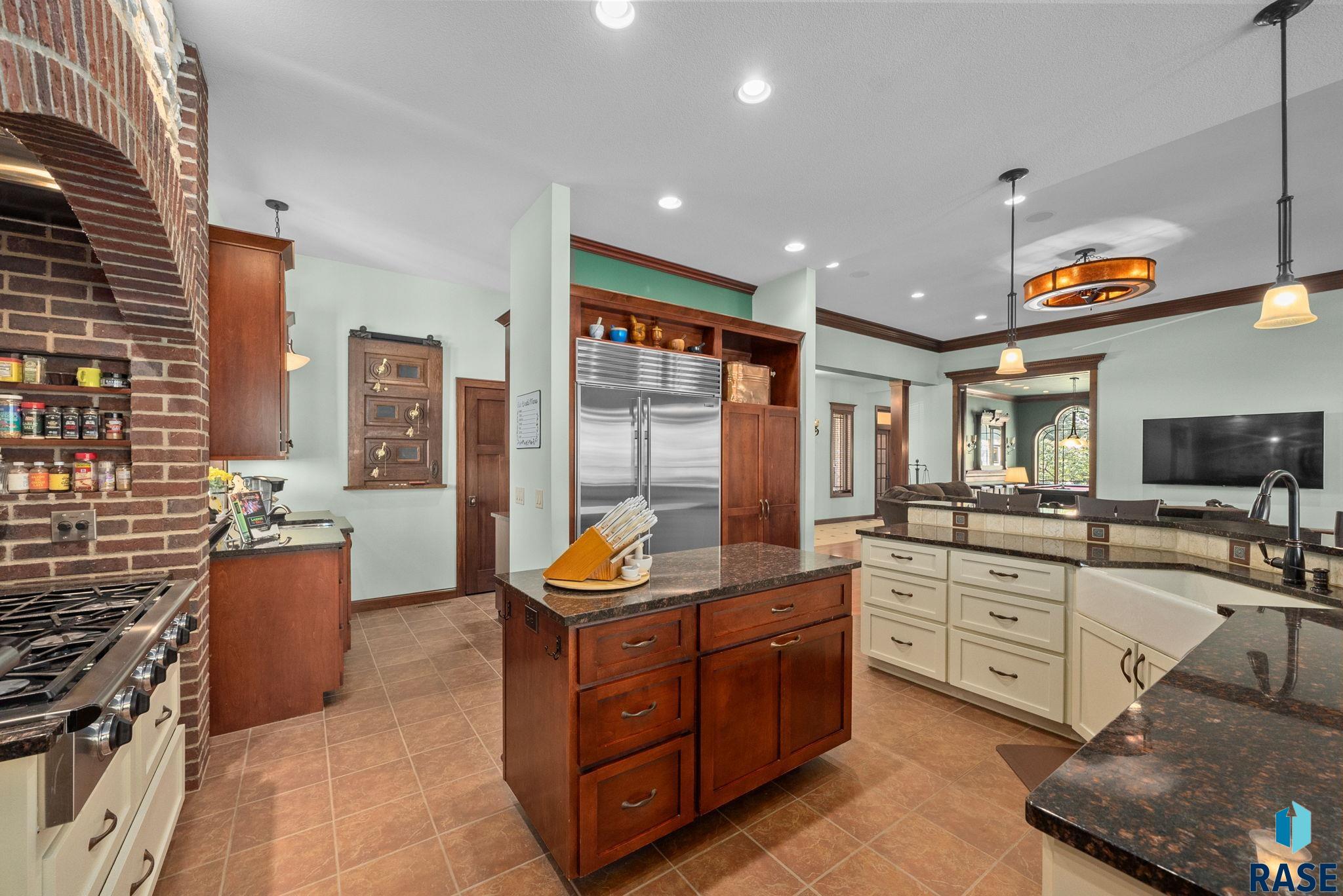 Sioux Falls, South Dakota 57108, United States, 6 Bedrooms Bedrooms, ,4 BathroomsBathrooms,Residential,Active,130780