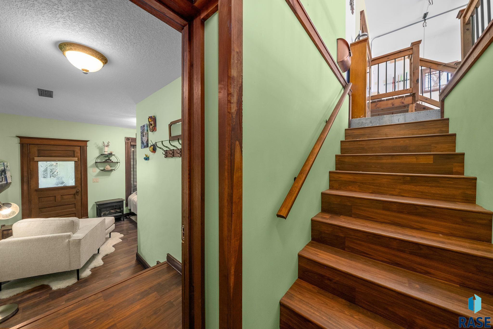 Sioux Falls, South Dakota 57108, United States, 6 Bedrooms Bedrooms, ,4 BathroomsBathrooms,Residential,Active,130780