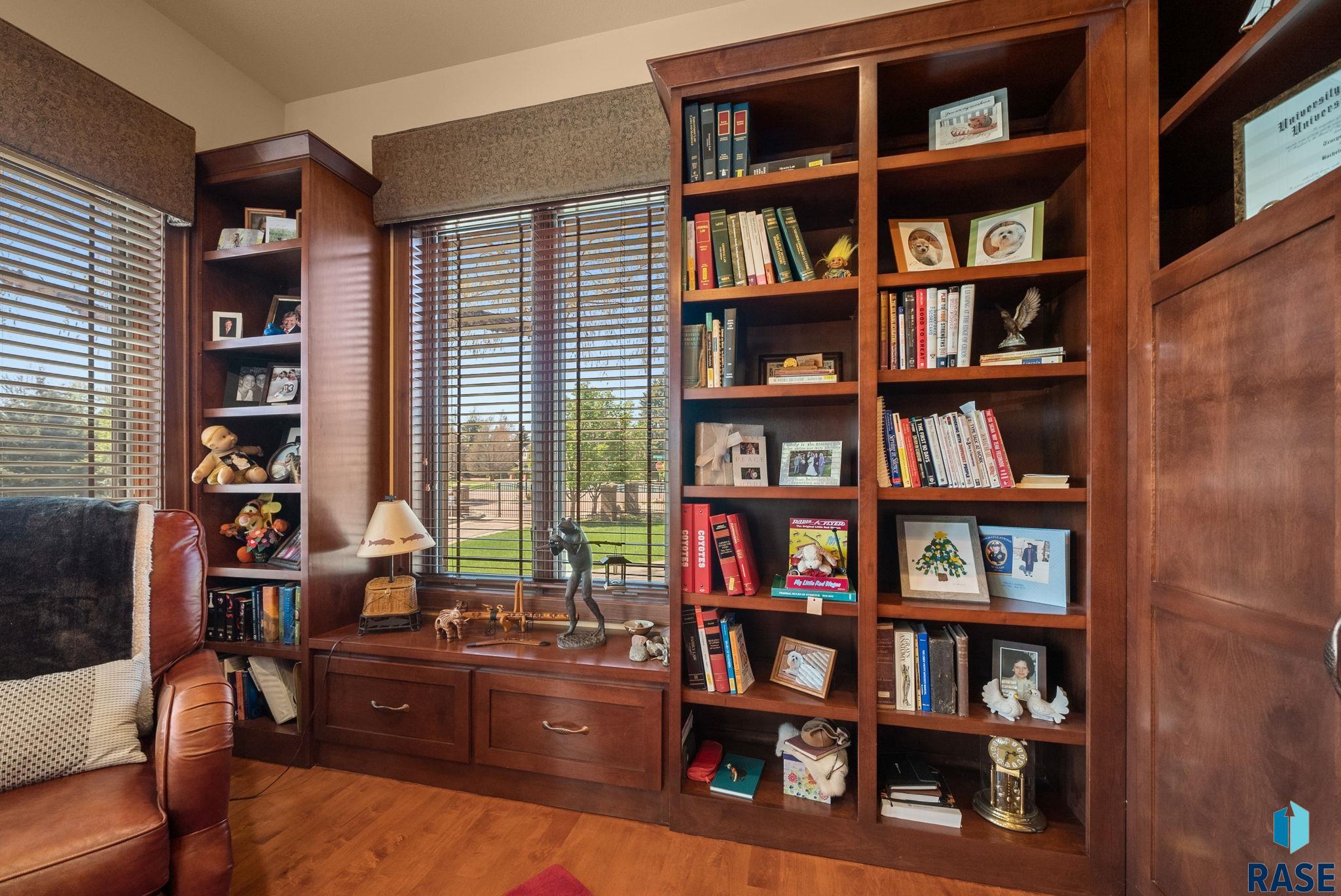 Sioux Falls, South Dakota 57108, United States, 6 Bedrooms Bedrooms, ,4 BathroomsBathrooms,Residential,Active,130780