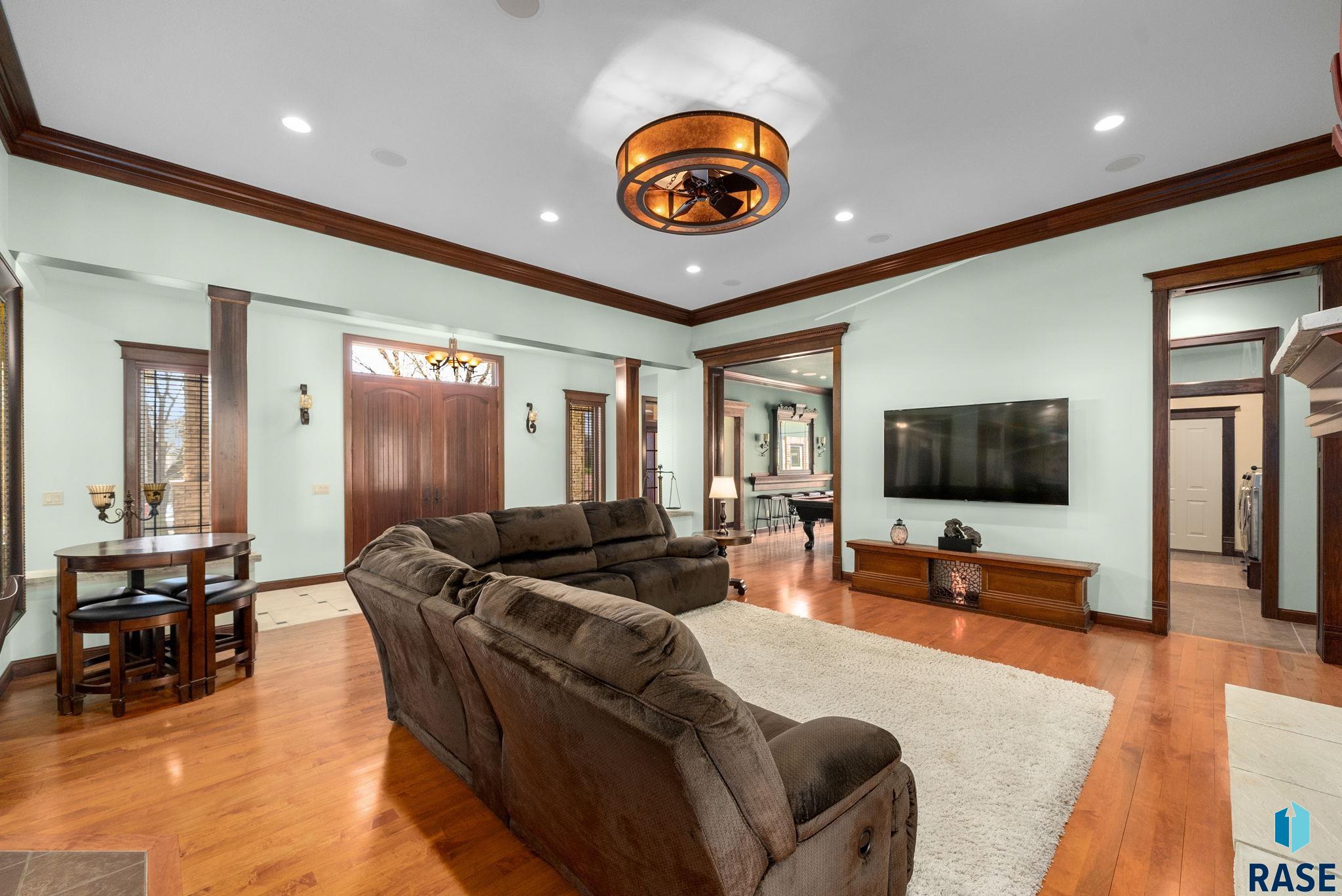 Sioux Falls, South Dakota 57108, United States, 6 Bedrooms Bedrooms, ,4 BathroomsBathrooms,Residential,Active,130780