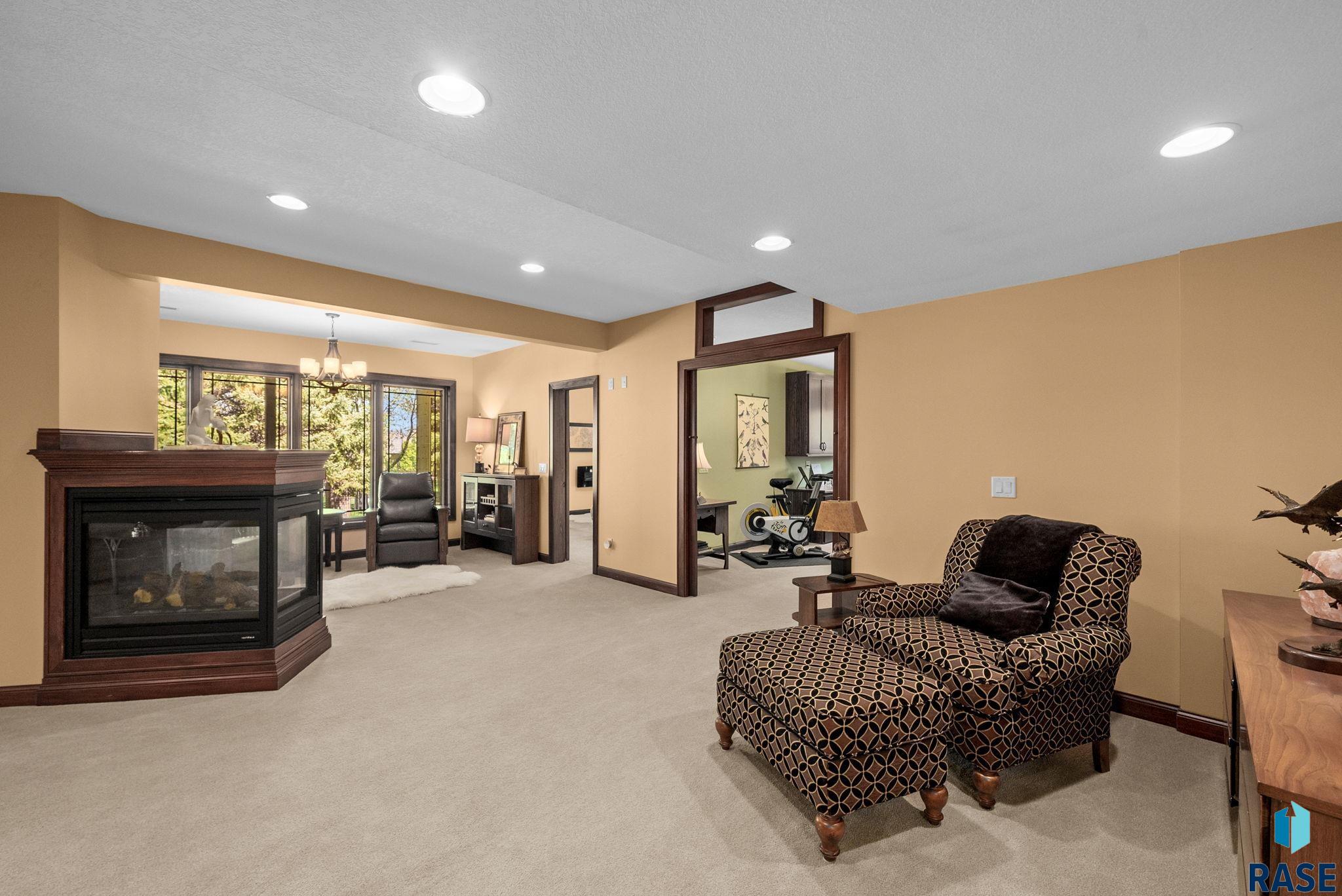 Sioux Falls, South Dakota 57108, United States, 6 Bedrooms Bedrooms, ,4 BathroomsBathrooms,Residential,Active,130780