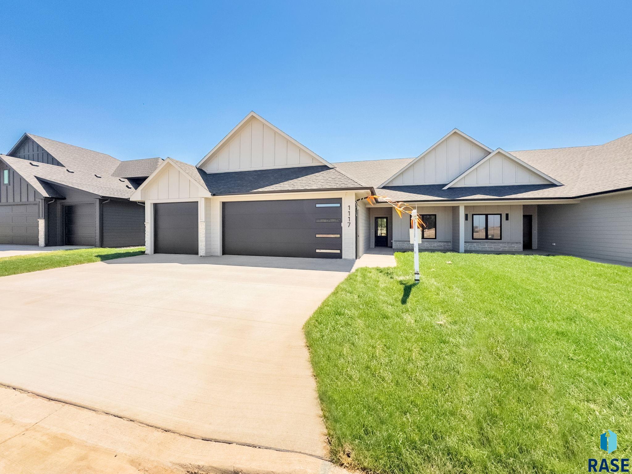 1117 E Thompson Pl Place, Tea, South Dakota image 1