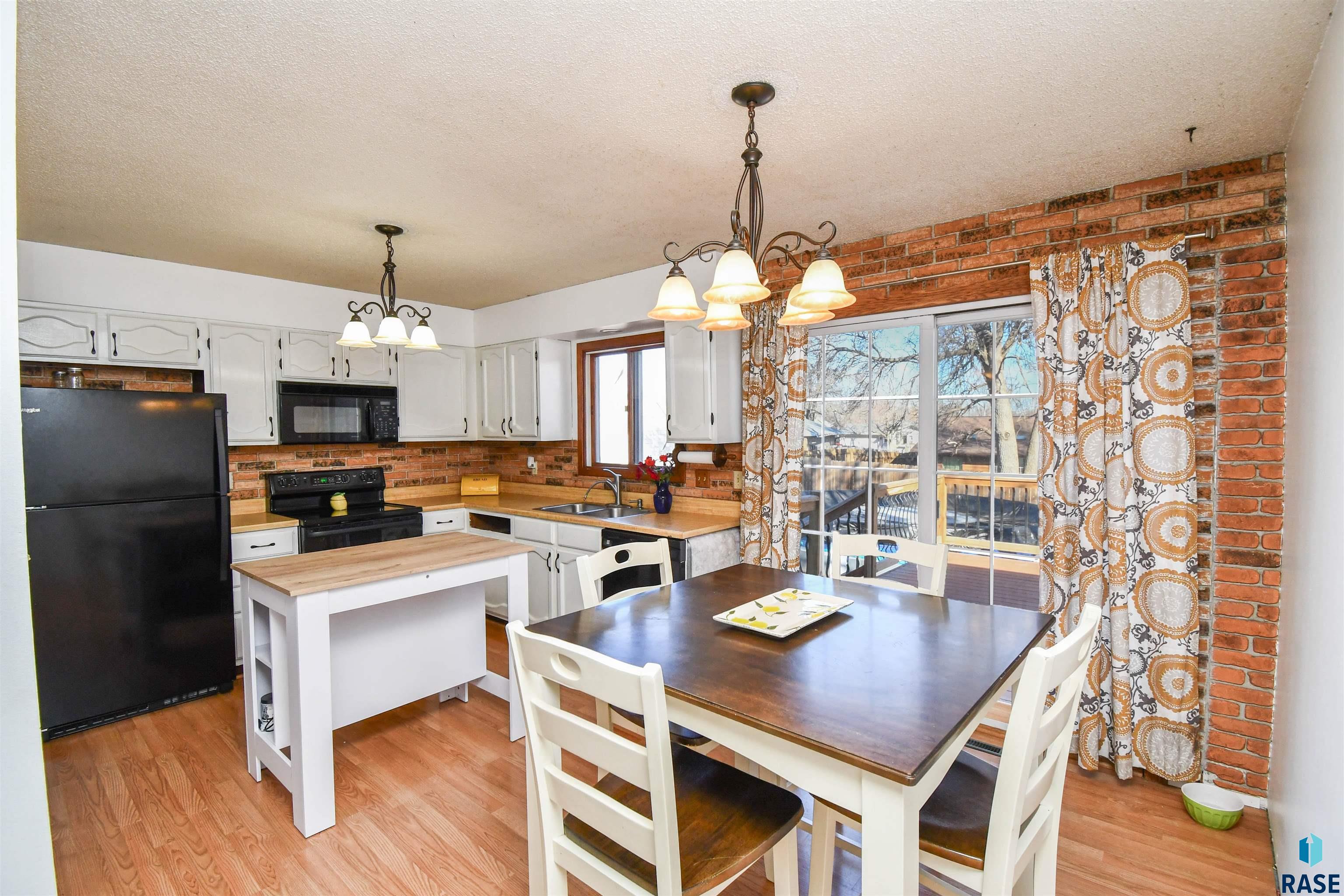 208 E Marialane Dr Drive, Brandon, South Dakota image 11