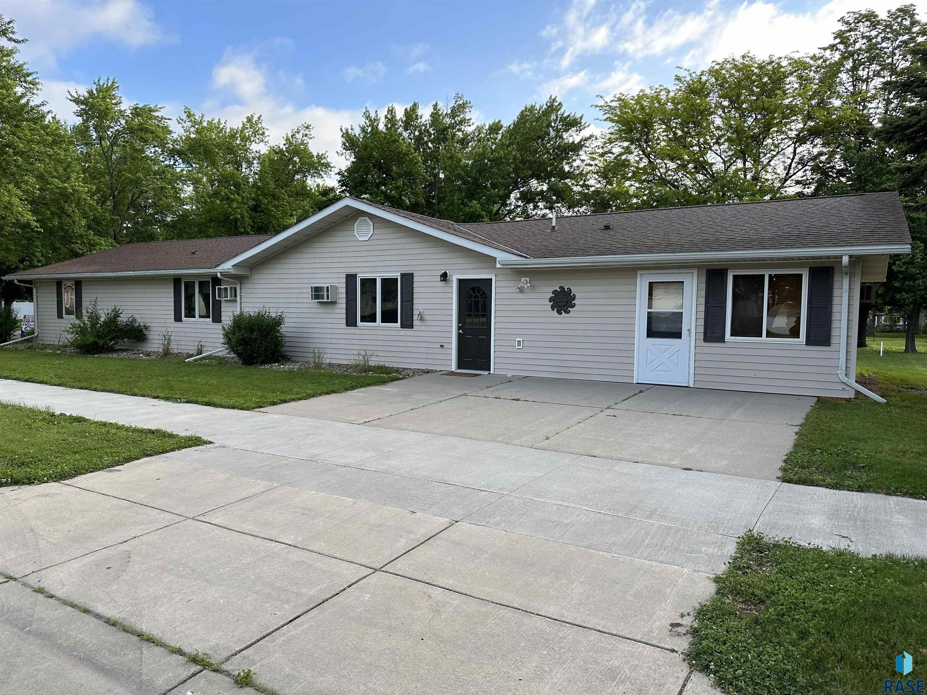 701 W Ring Ave Avenue, Canby, Minnesota image 1