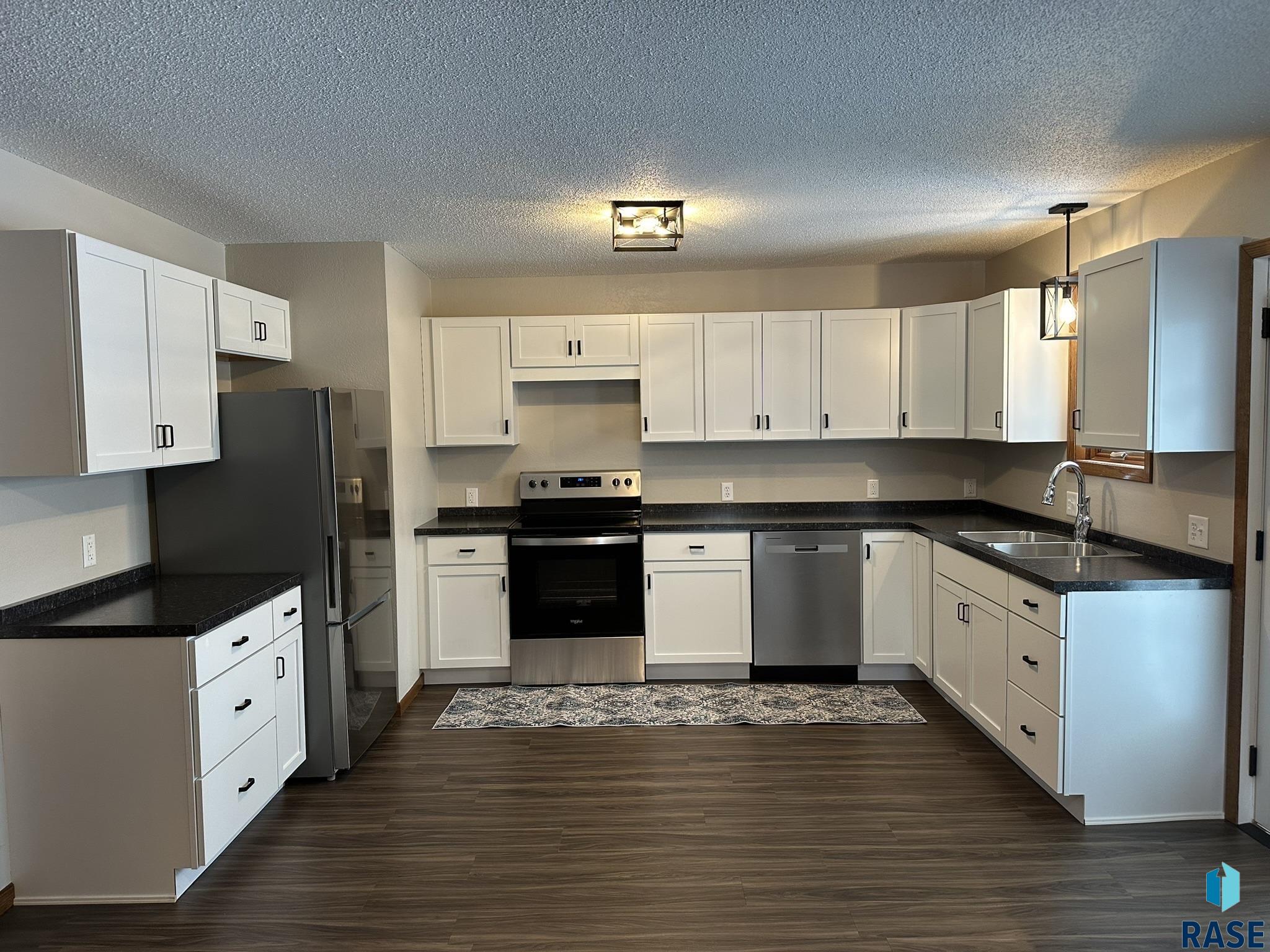 701 W Ring Ave Avenue, Canby, Minnesota image 2