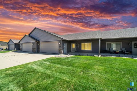 Townhouse For Sale - 1006 Tanner Court<br/> Tea, SD 57064